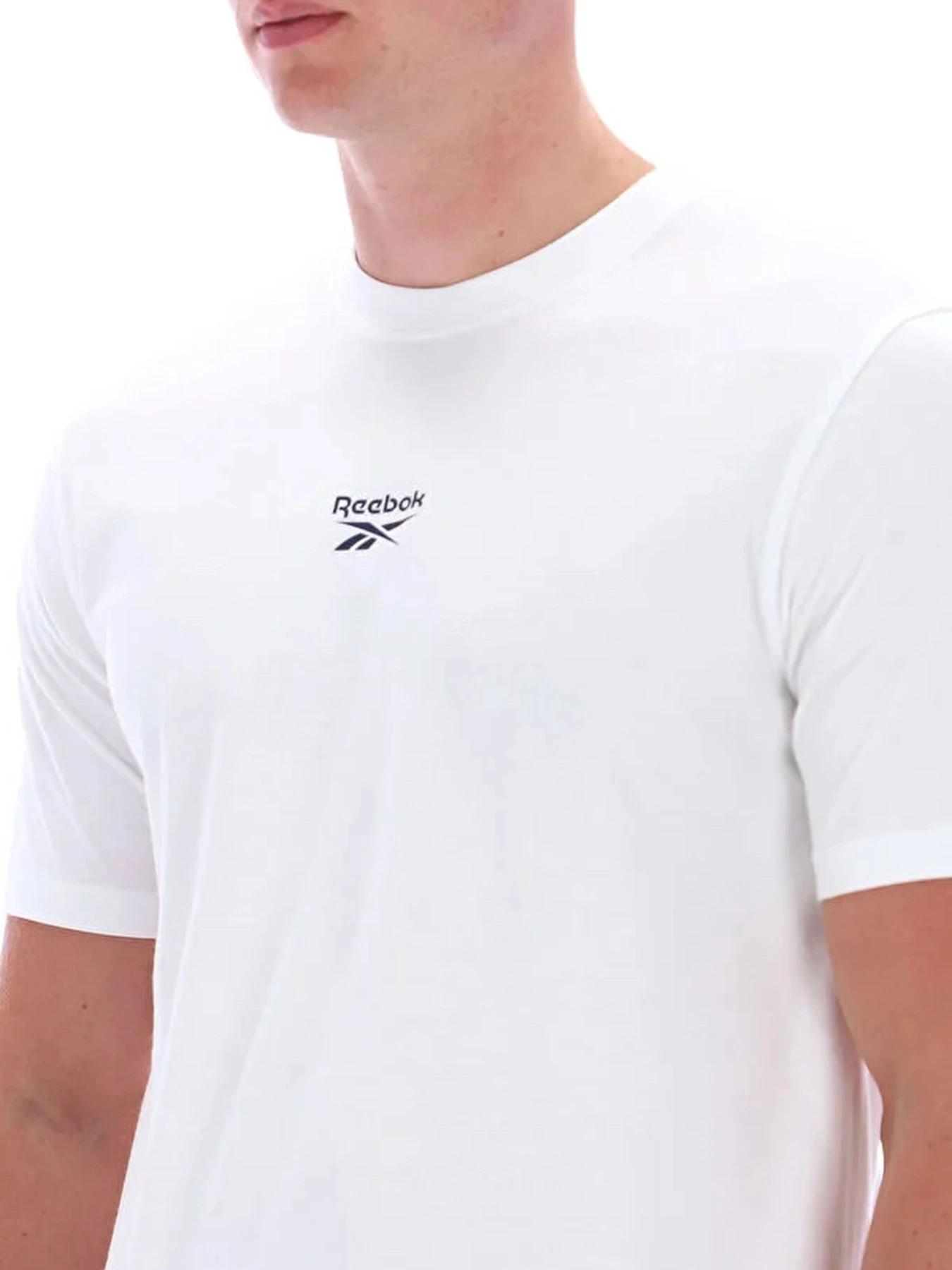 Футболки и поло Reebok MITCHAM FRNT BK LOGO CREW модель 102247919 Футболки и поло Reebok MITCHAM FRNT BK LOGO CREW модель 102247919 Фото