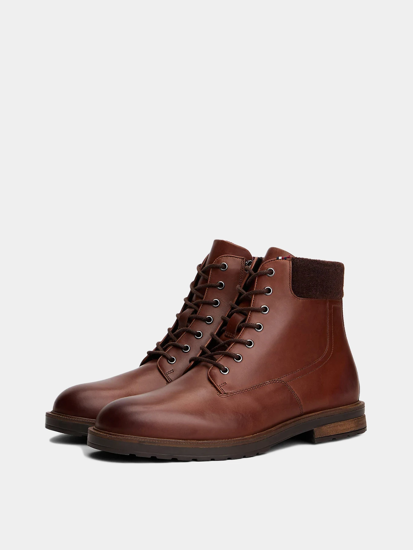 Ботинки и сапоги Tommy Hilfiger модель FM0FM05562-GVI Ботинки и сапоги Tommy Hilfiger модель FM0FM05562-GVI Фото