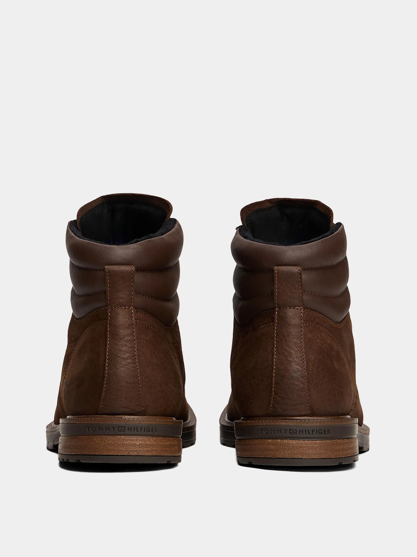 Ботинки и сапоги Tommy Hilfiger модель FM0FM05699-GV0 Ботинки и сапоги Tommy Hilfiger модель FM0FM05699-GV0 Фото