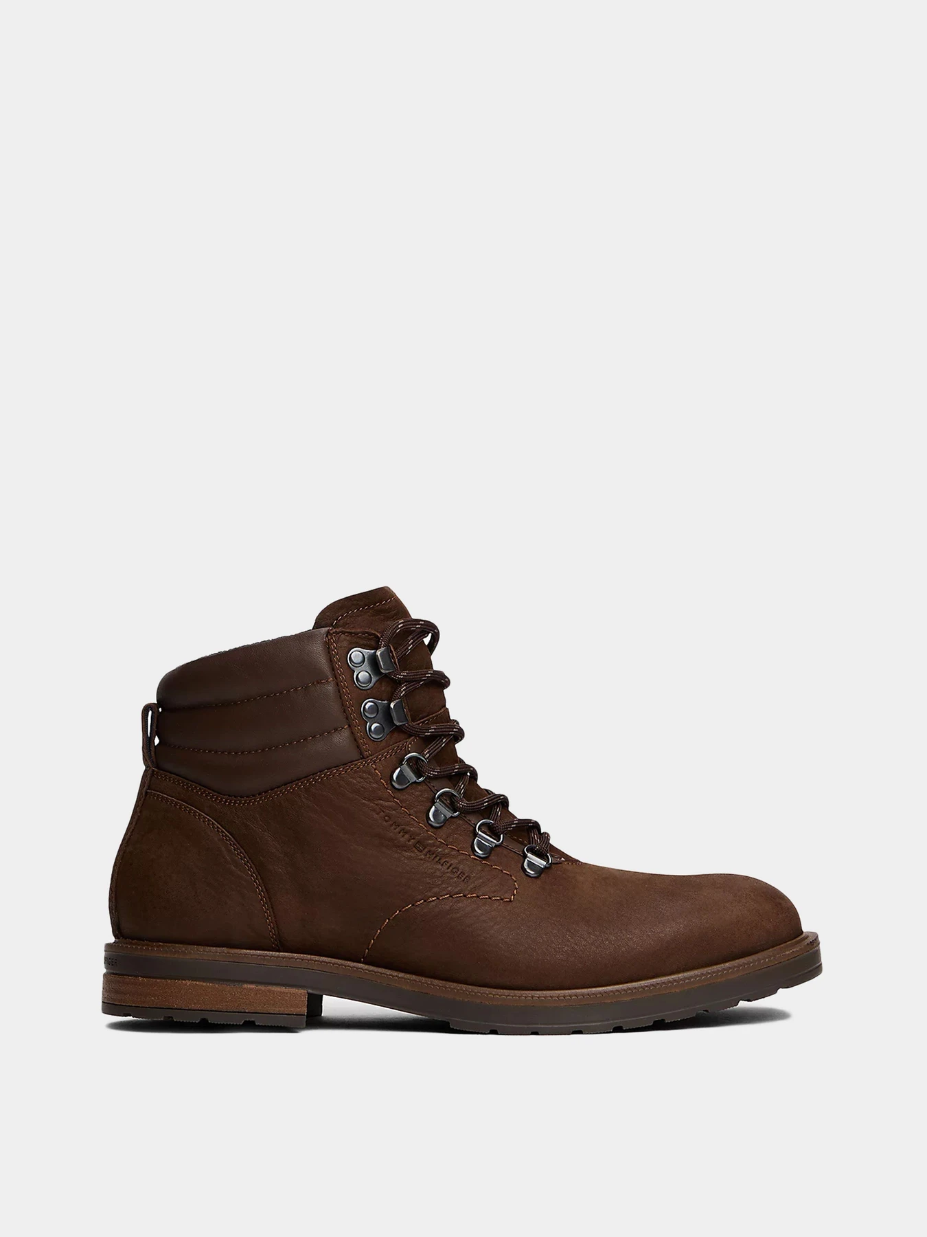 Ботинки и сапоги Tommy Hilfiger модель FM0FM05699-GV0 Ботинки и сапоги Tommy Hilfiger модель FM0FM05699-GV0 Фото