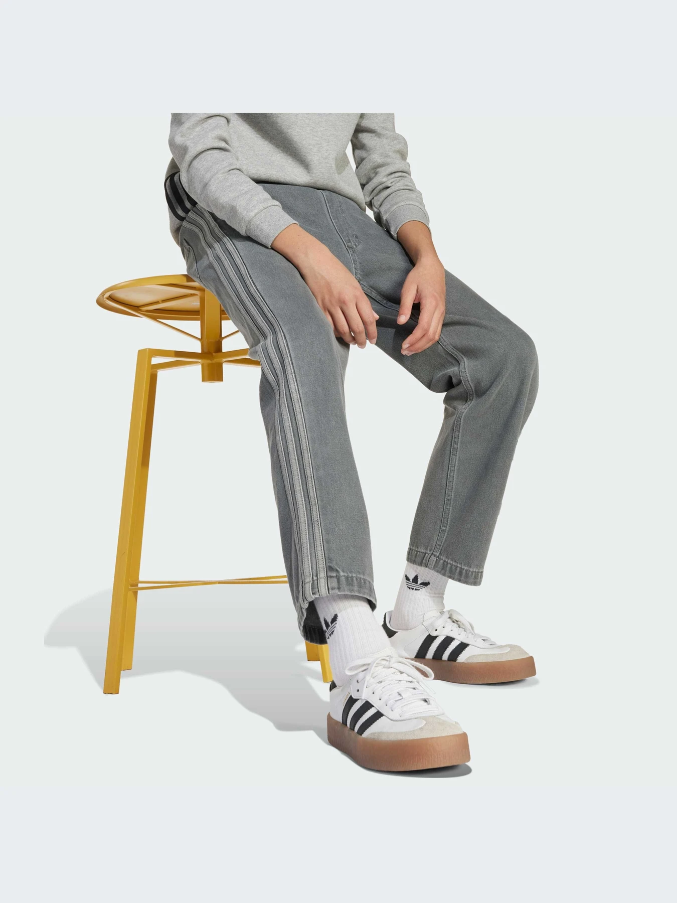 Брюки Adidas Adicolor модель JV7802-KZ Брюки Adidas Adicolor модель JV7802-KZ Фото