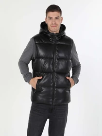 Куртки и дубленки Colin’s модель CL1060544_BLK Фото
