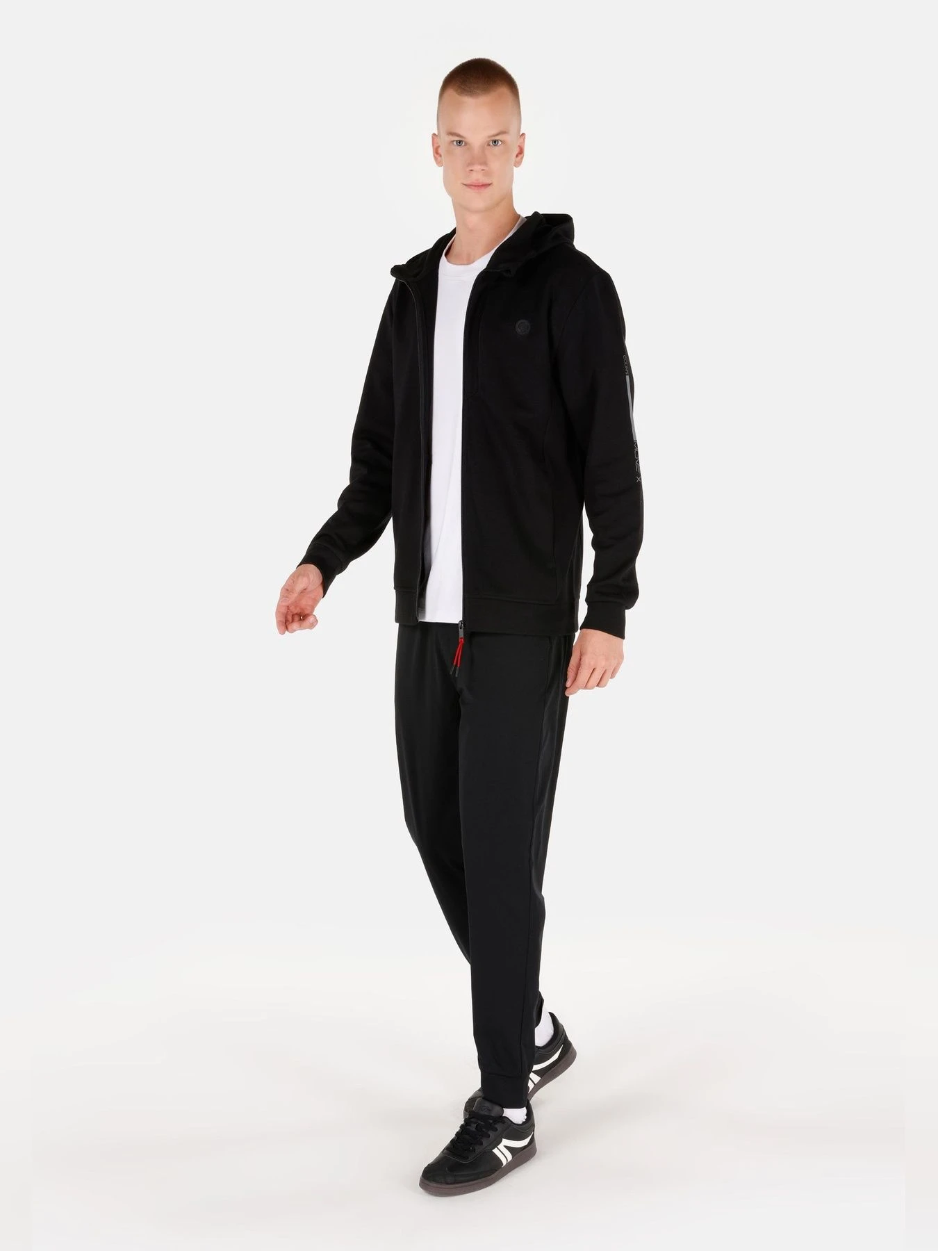 Худи и свитшоты Colin’s модель CL1070054_BLK Фото