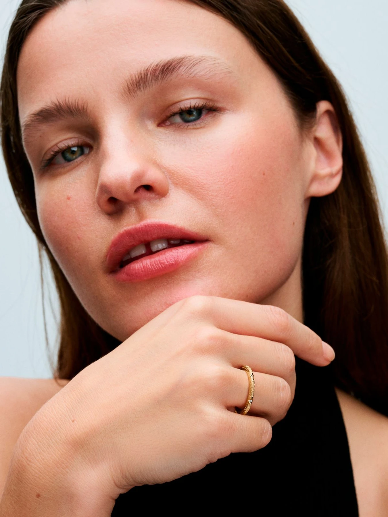 С камнями PANDORA модель 163322C01 С камнями PANDORA модель 163322C01 Фото