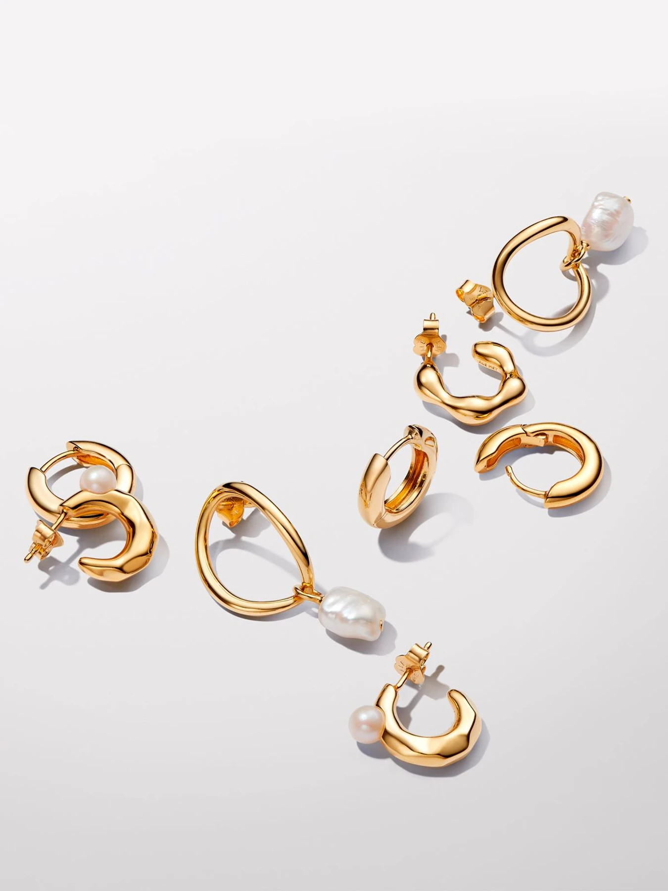 Серьги-кольца PANDORA Essence модель 263261C01 Серьги-кольца PANDORA Essence модель 263261C01 Фото