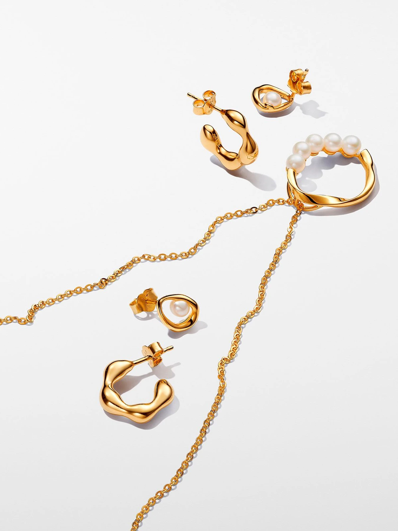 Серьги-гвоздики PANDORA Essence модель 263295C01 Фото