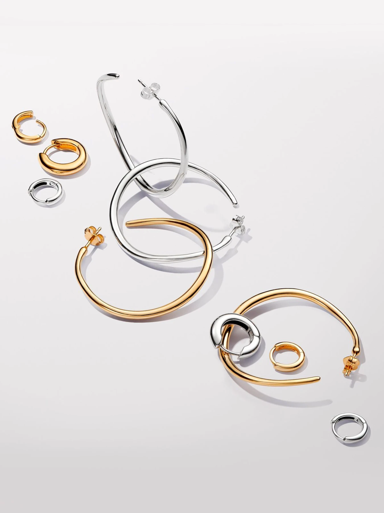 Серьги-кольца PANDORA Essence модель 263320C00 Фото