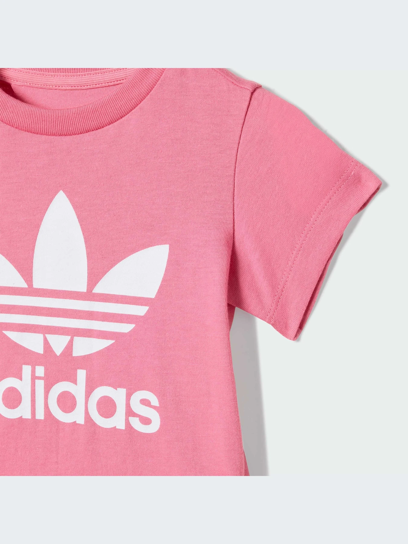 Футболки и поло Adidas Adicolor модель IX5109-KZ Футболки и поло Adidas Adicolor модель IX5109-KZ Фото
