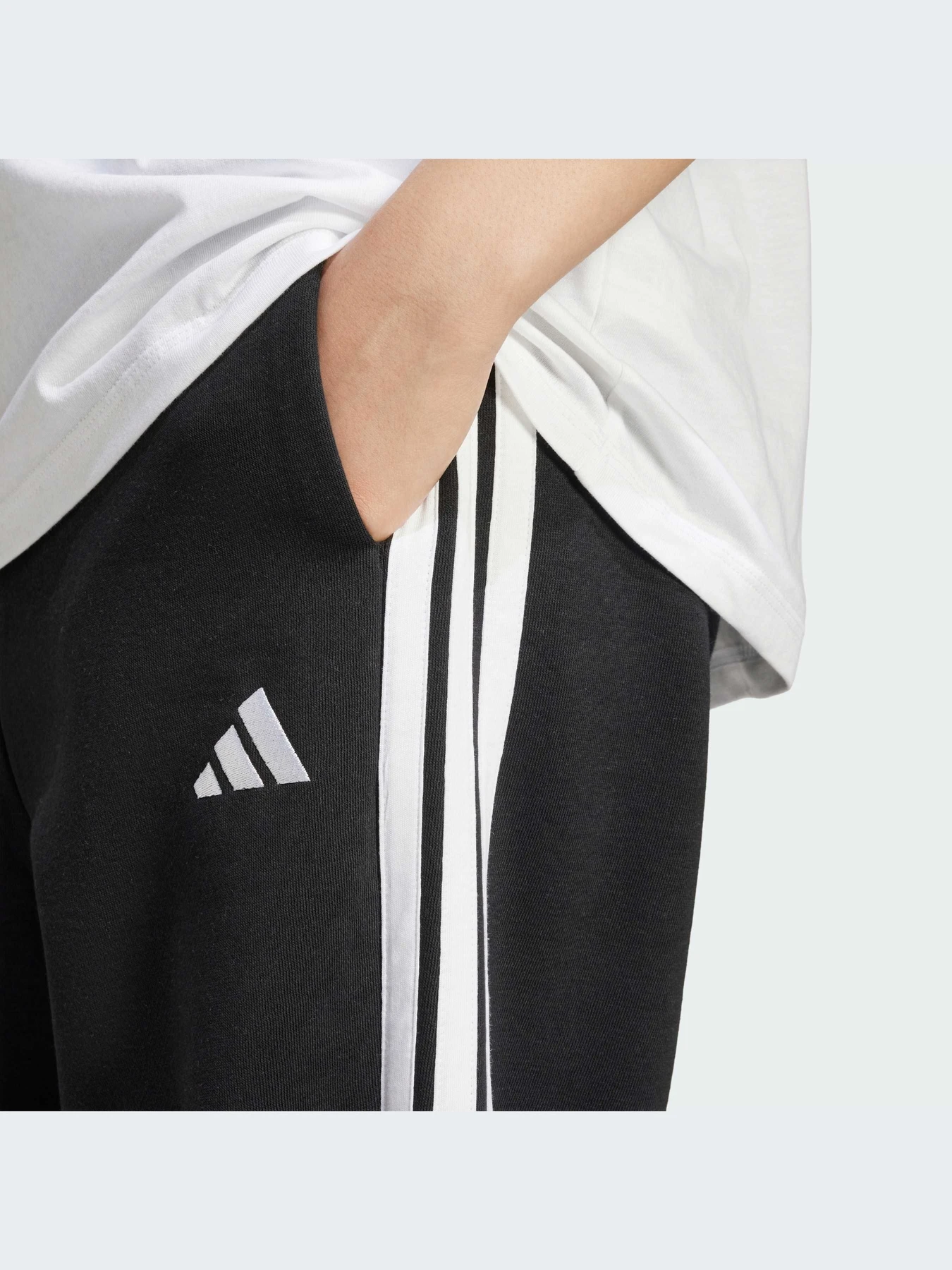 Брюки Adidas модель JE1276-KZ Брюки Adidas модель JE1276-KZ Фото