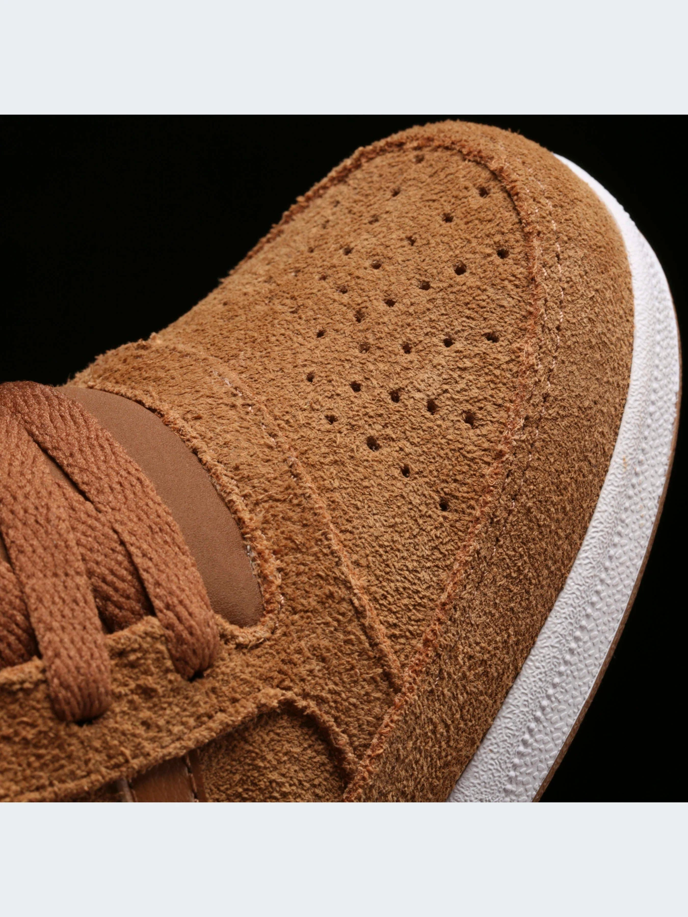 Кроссовки Adidas модель AW4276-KZ Кроссовки Adidas модель AW4276-KZ Фото