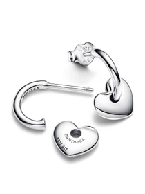 Серьги-гвоздики PANDORA Moments модель 293460C00 Фото