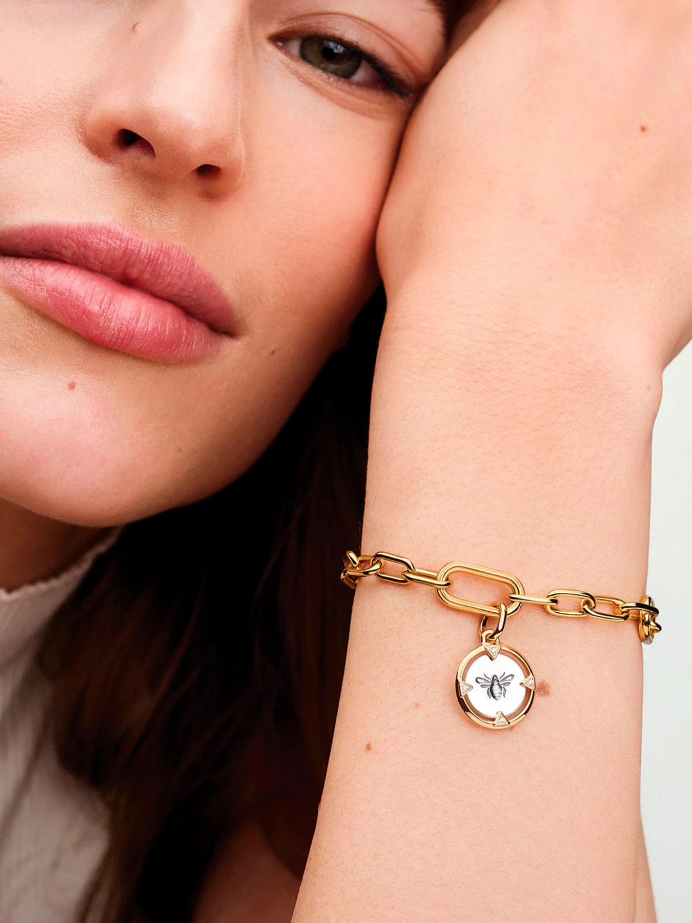 Медальоны PANDORA модель 763417C01 Медальоны PANDORA модель 763417C01 Фото