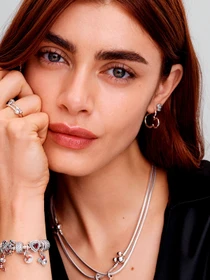 Серьги-гвоздики PANDORA Collabs модель 293528C00 Фото