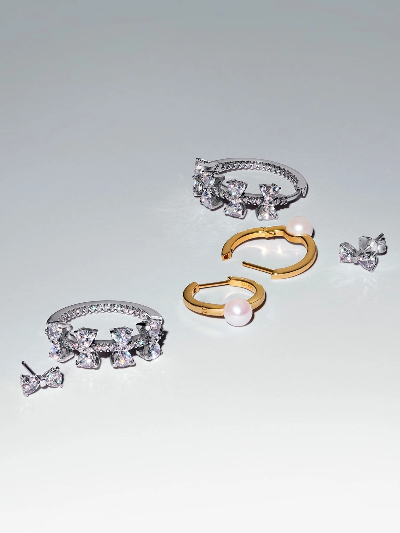 Серьги-гвоздики PANDORA Timeless модель 293542C01 Фото