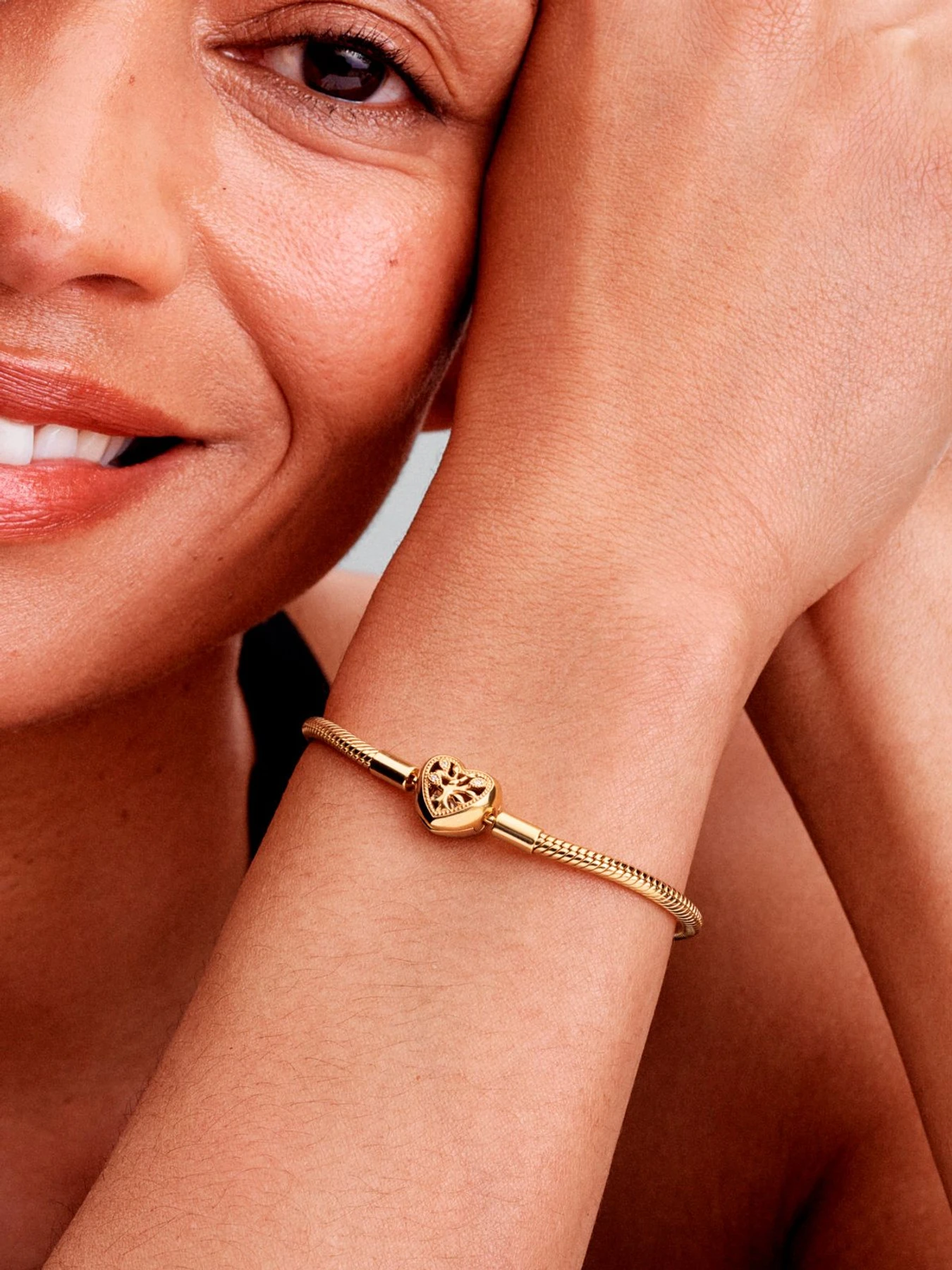 Для шармов PANDORA Moments модель 563516C01 Для шармов PANDORA Moments модель 563516C01 Фото