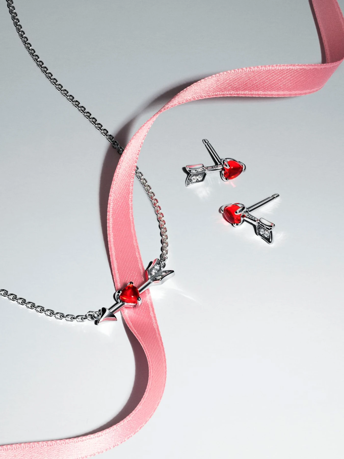 Серьги-гвоздики PANDORA Moments модель 293668C01 Серьги-гвоздики PANDORA Moments модель 293668C01 Фото
