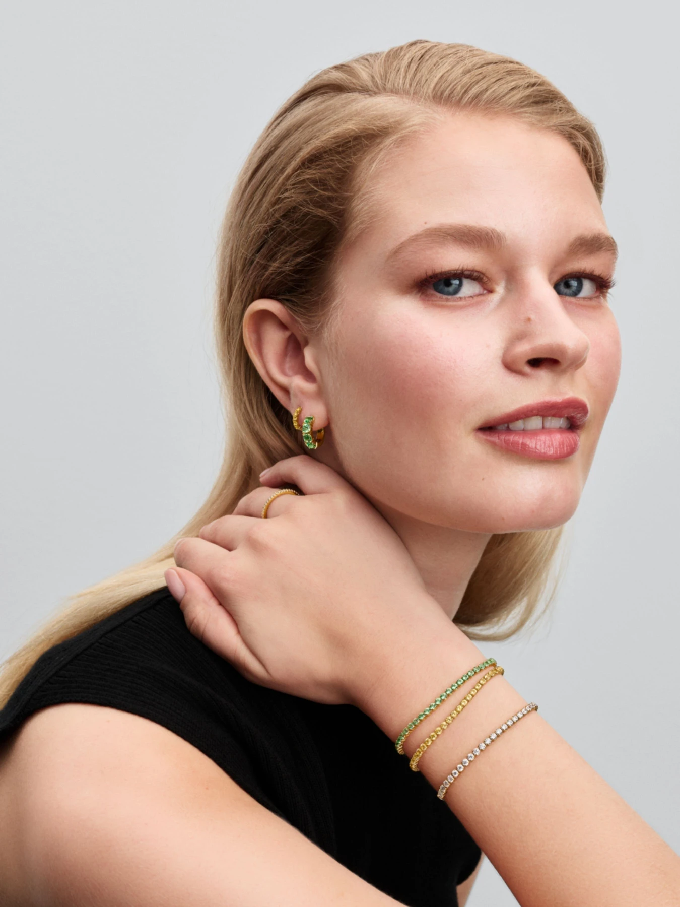 Серьги-кольца PANDORA Timeless модель 263849C01 Фото