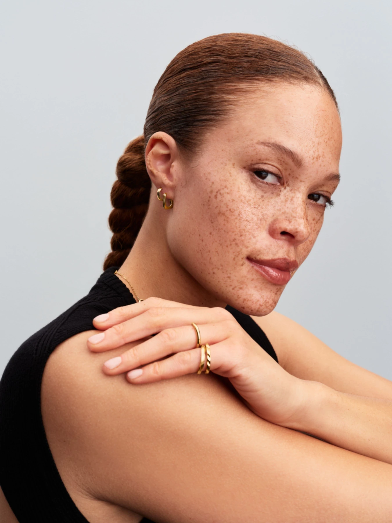 Серьги-кольца PANDORA Essence модель 263878C00 Фото