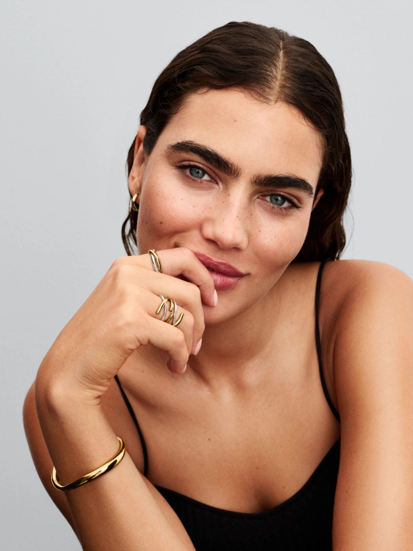 Серьги-кольца PANDORA Essence модель 263880C00 Фото