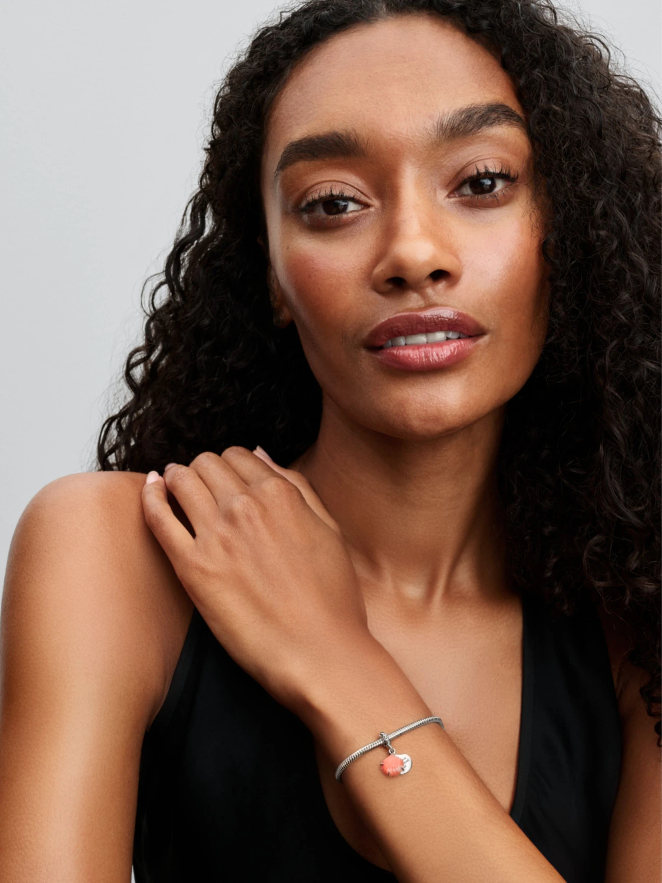 Шармы-подвески PANDORA Moments модель 793821C01 Шармы-подвески PANDORA Moments модель 793821C01 Фото