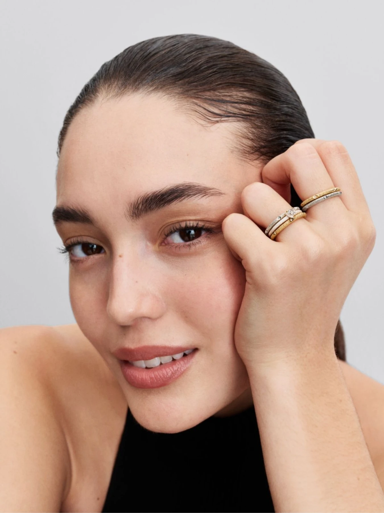 С камнями PANDORA модель 163088C01 С камнями PANDORA модель 163088C01 Фото