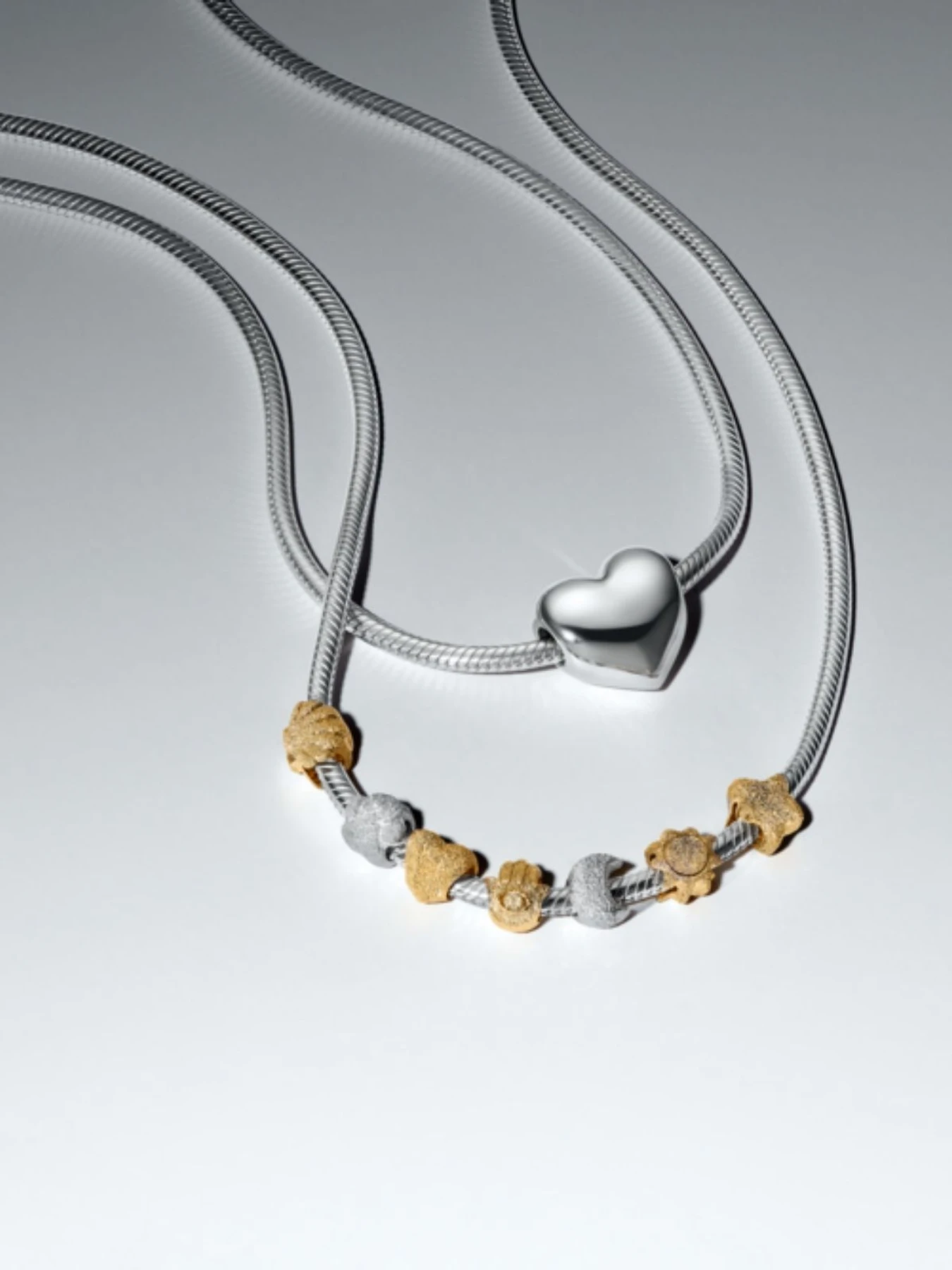 Классические PANDORA модель 764042C00 Фото