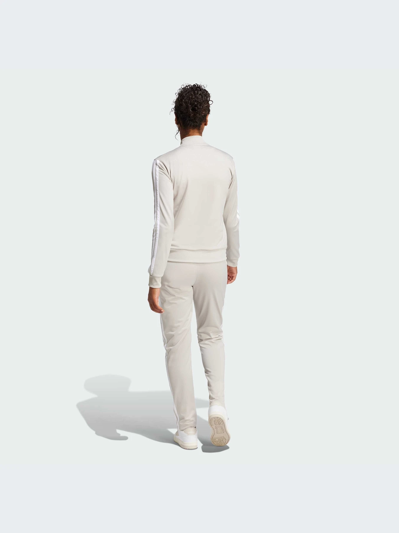Костюмы Adidas модель JD2686-KZ Костюмы Adidas модель JD2686-KZ Фото