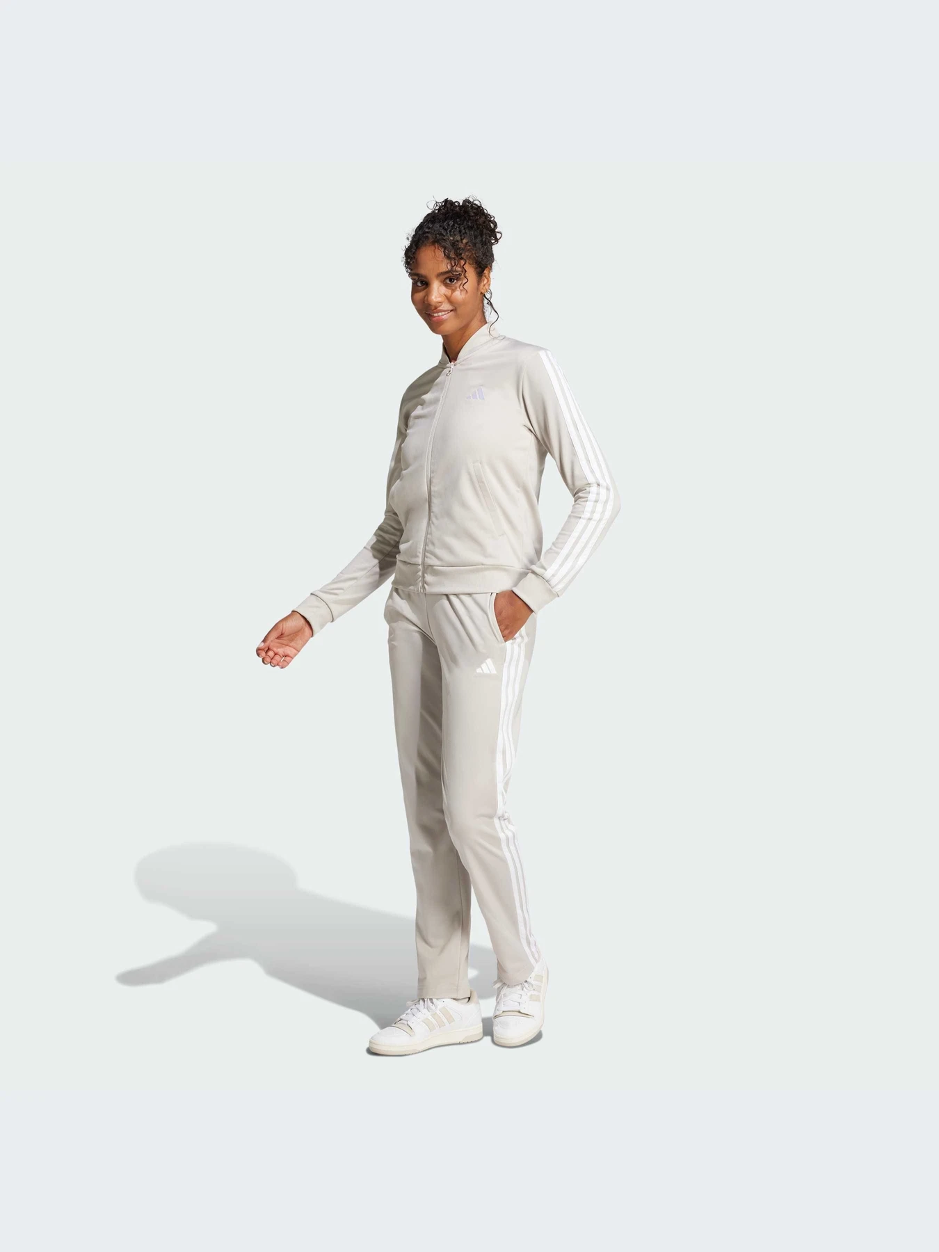 Костюмы Adidas модель JD2686-KZ Костюмы Adidas модель JD2686-KZ Фото
