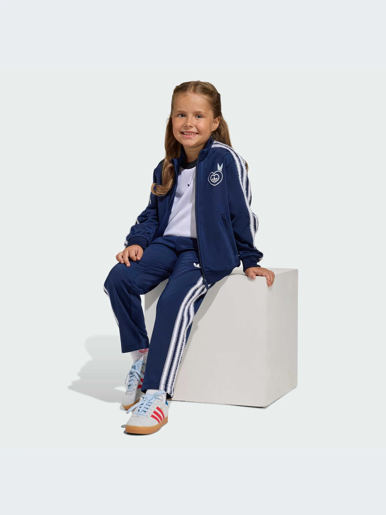 Костюмы Adidas модель KE0701-KZ Костюмы Adidas модель KE0701-KZ Фото