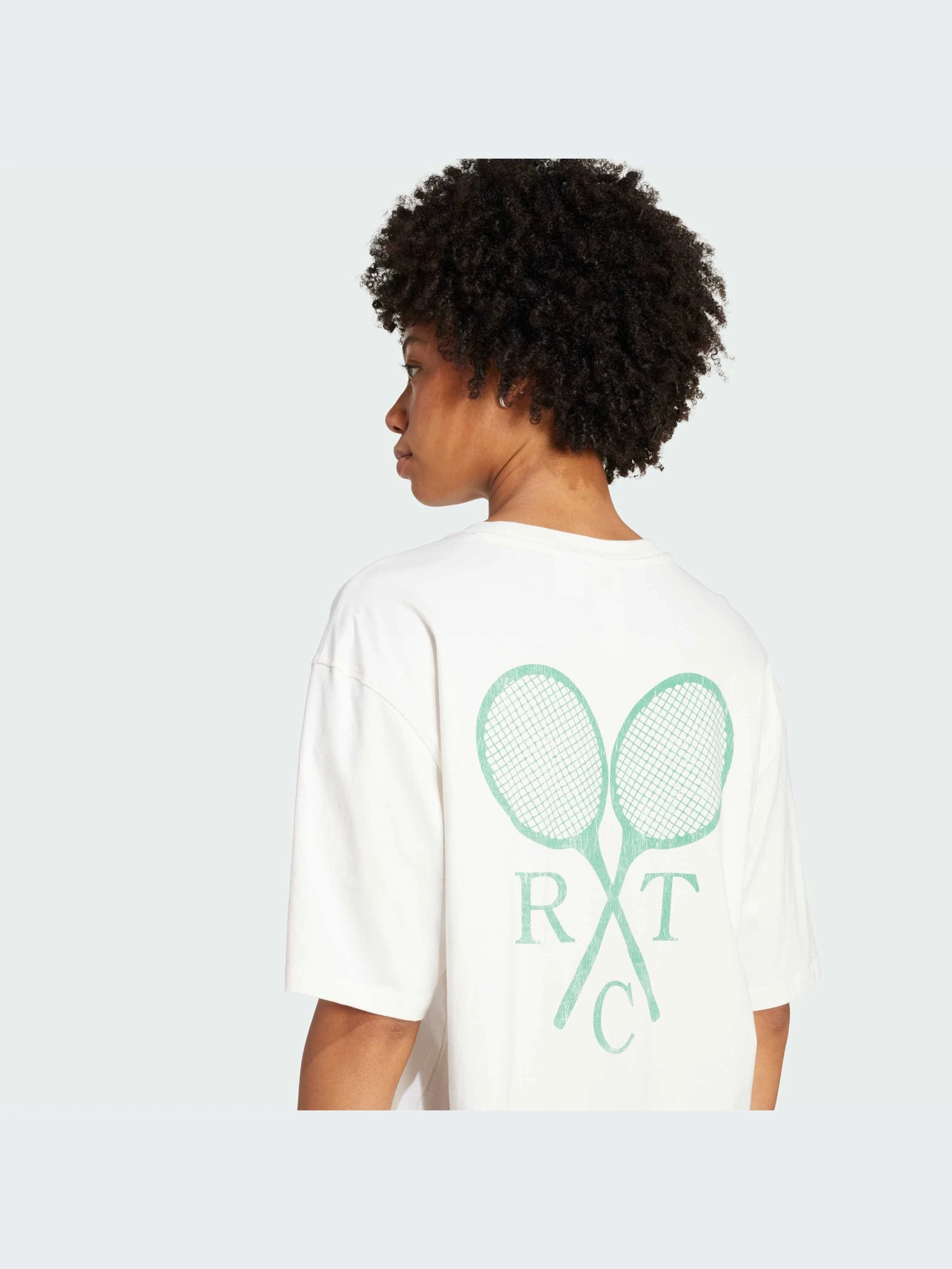 Футболки и поло Adidas Graphics модель JW0226-KZ Футболки и поло Adidas Graphics модель JW0226-KZ Фото