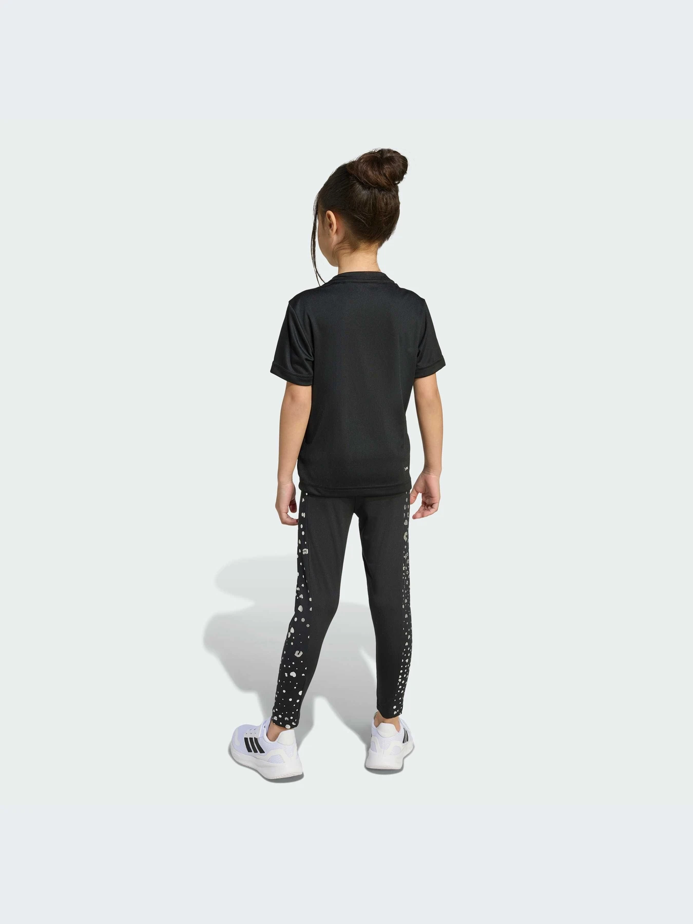 Костюмы Adidas модель JM3850-KZ Костюмы Adidas модель JM3850-KZ Фото