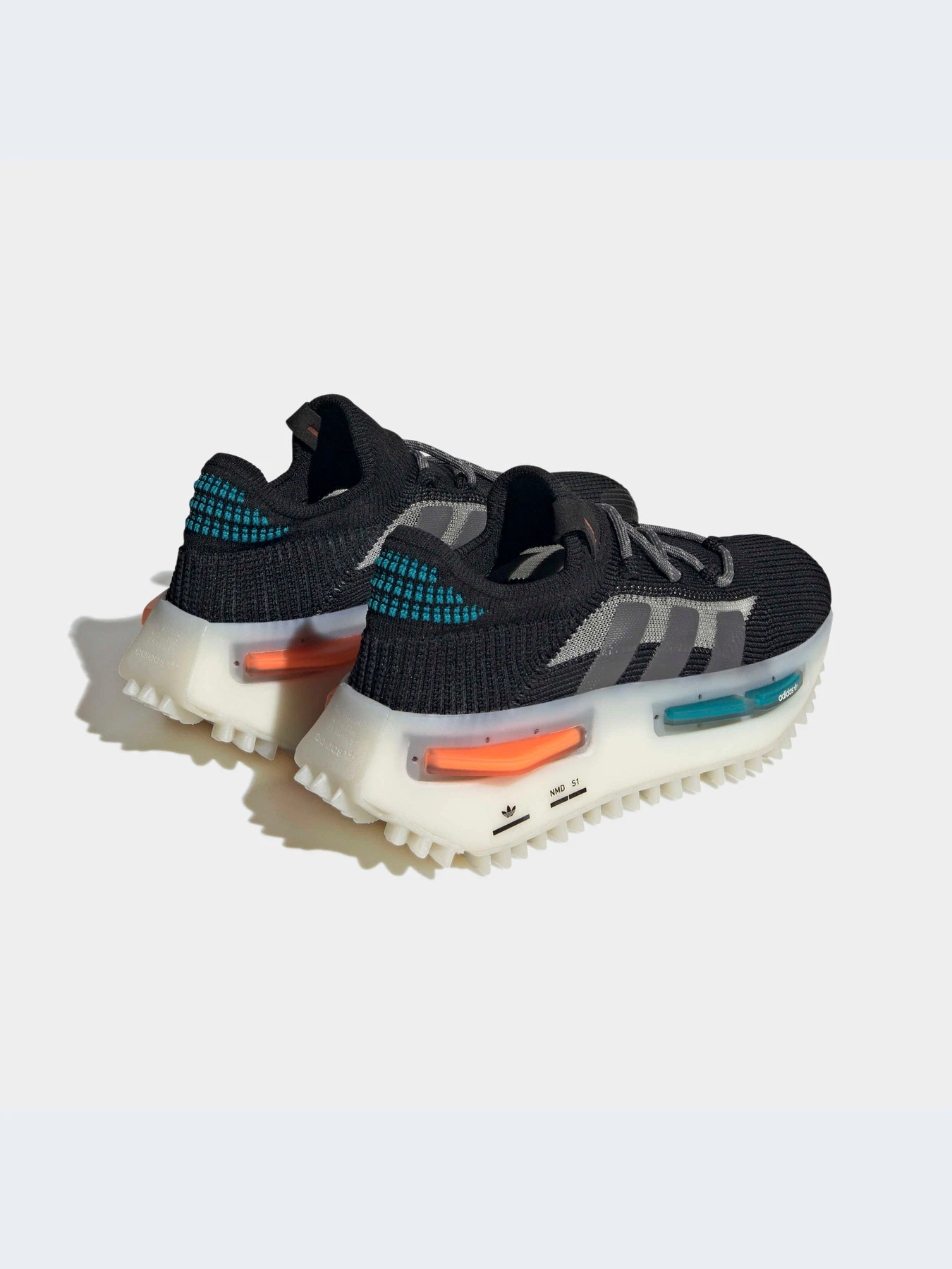 Кроссовки Adidas NMD модель GW2186-KZ Кроссовки Adidas NMD модель GW2186-KZ Фото