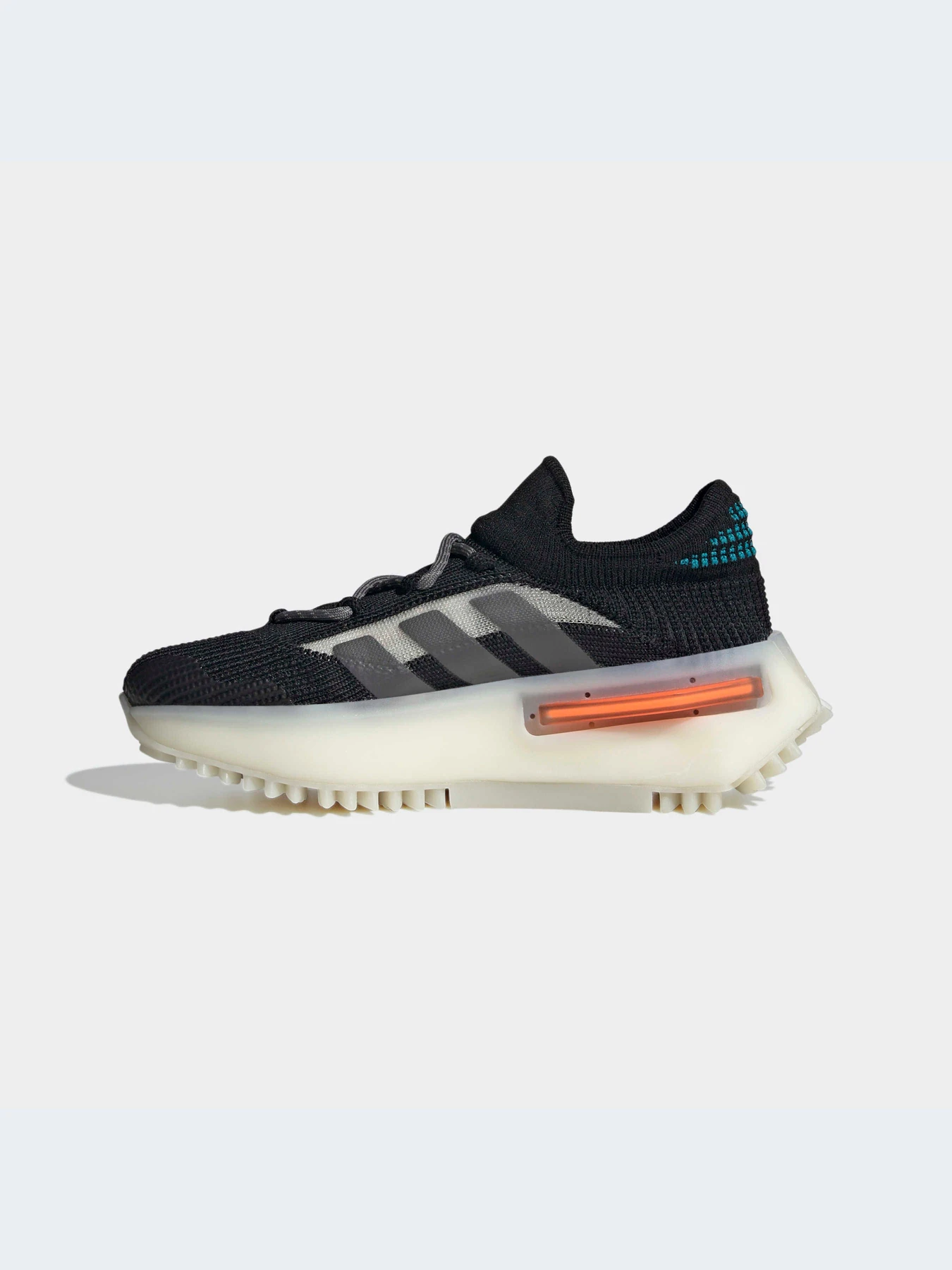 Кроссовки Adidas NMD модель GW2186-KZ Кроссовки Adidas NMD модель GW2186-KZ Фото
