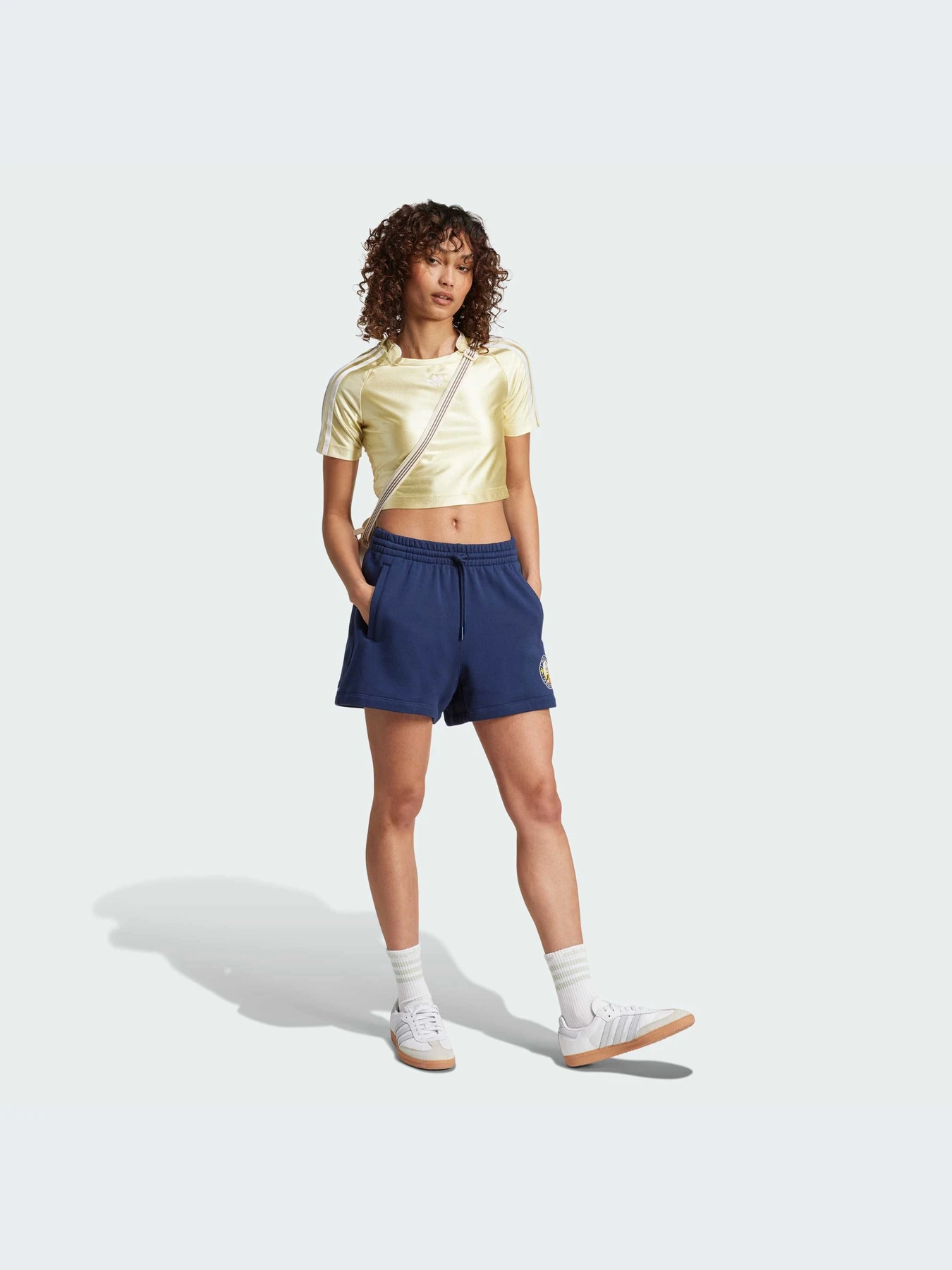 Футболки и поло Adidas Adicolor модель JC6350-KZ Футболки и поло Adidas Adicolor модель JC6350-KZ Фото