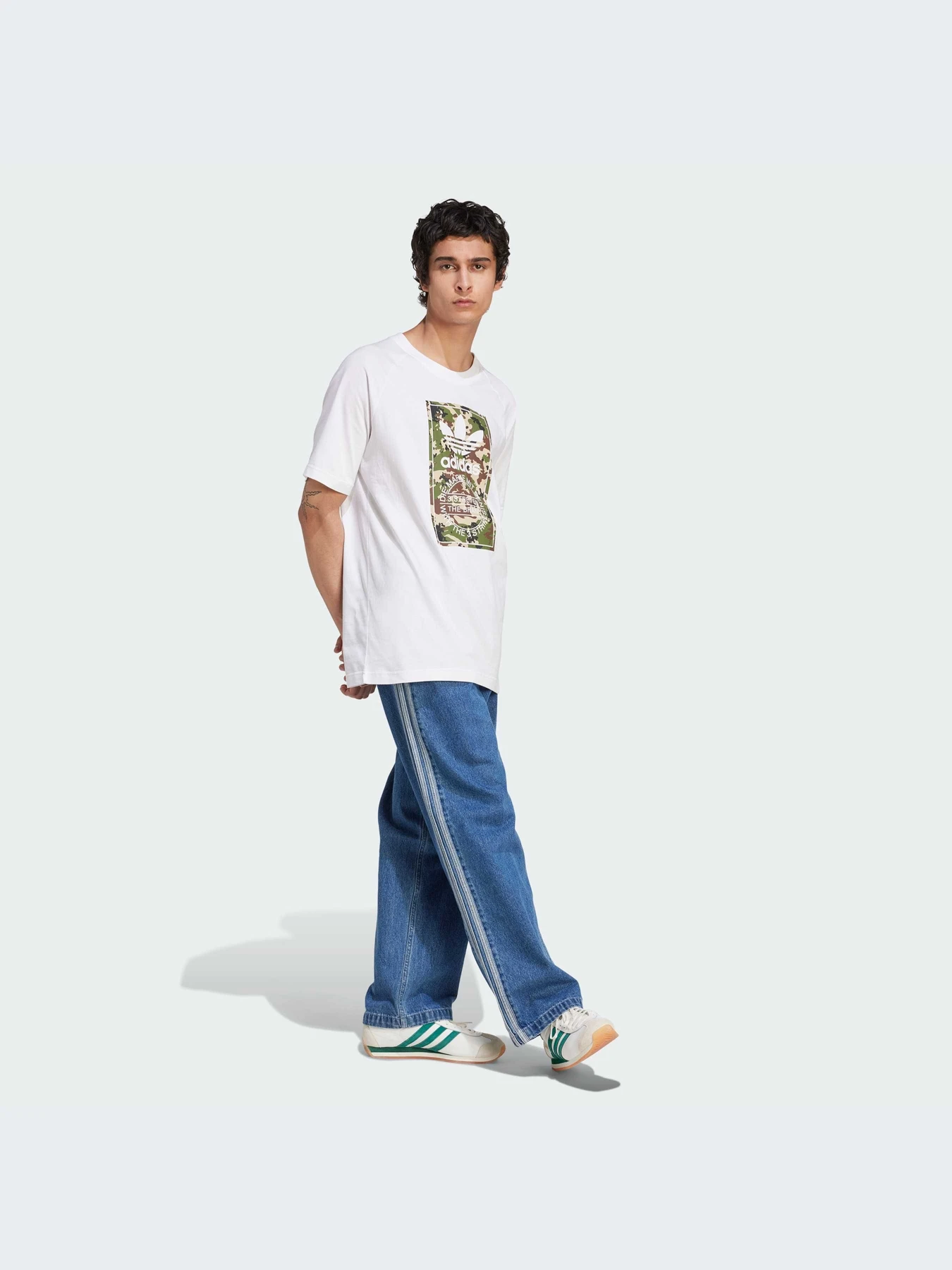 Футболки и поло Adidas Graphics модель IS0246-KZ Футболки и поло Adidas Graphics модель IS0246-KZ Фото