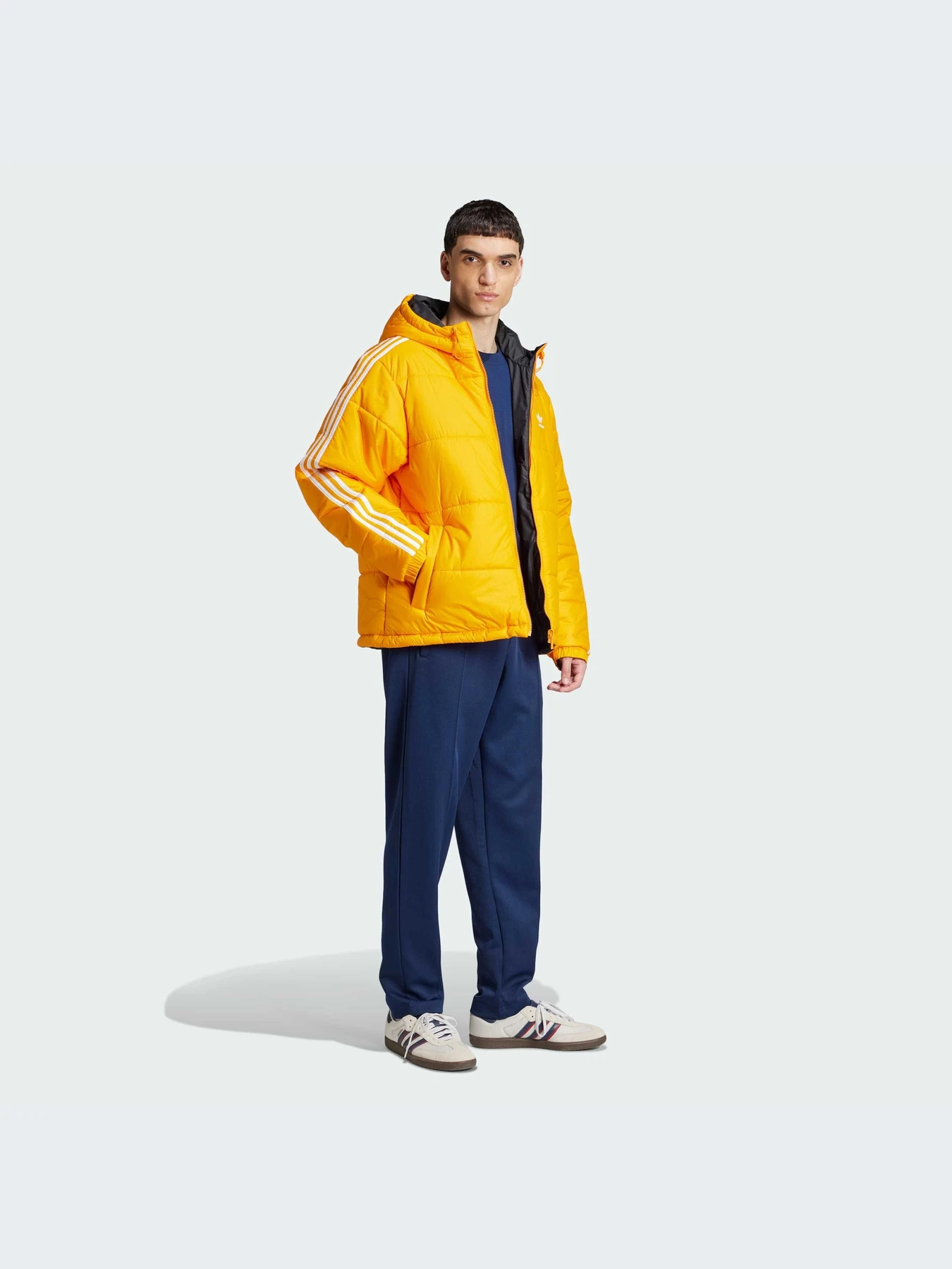 Куртки и дубленки Adidas Adicolor модель JD9074-KZ Куртки и дубленки Adidas Adicolor модель JD9074-KZ Фото