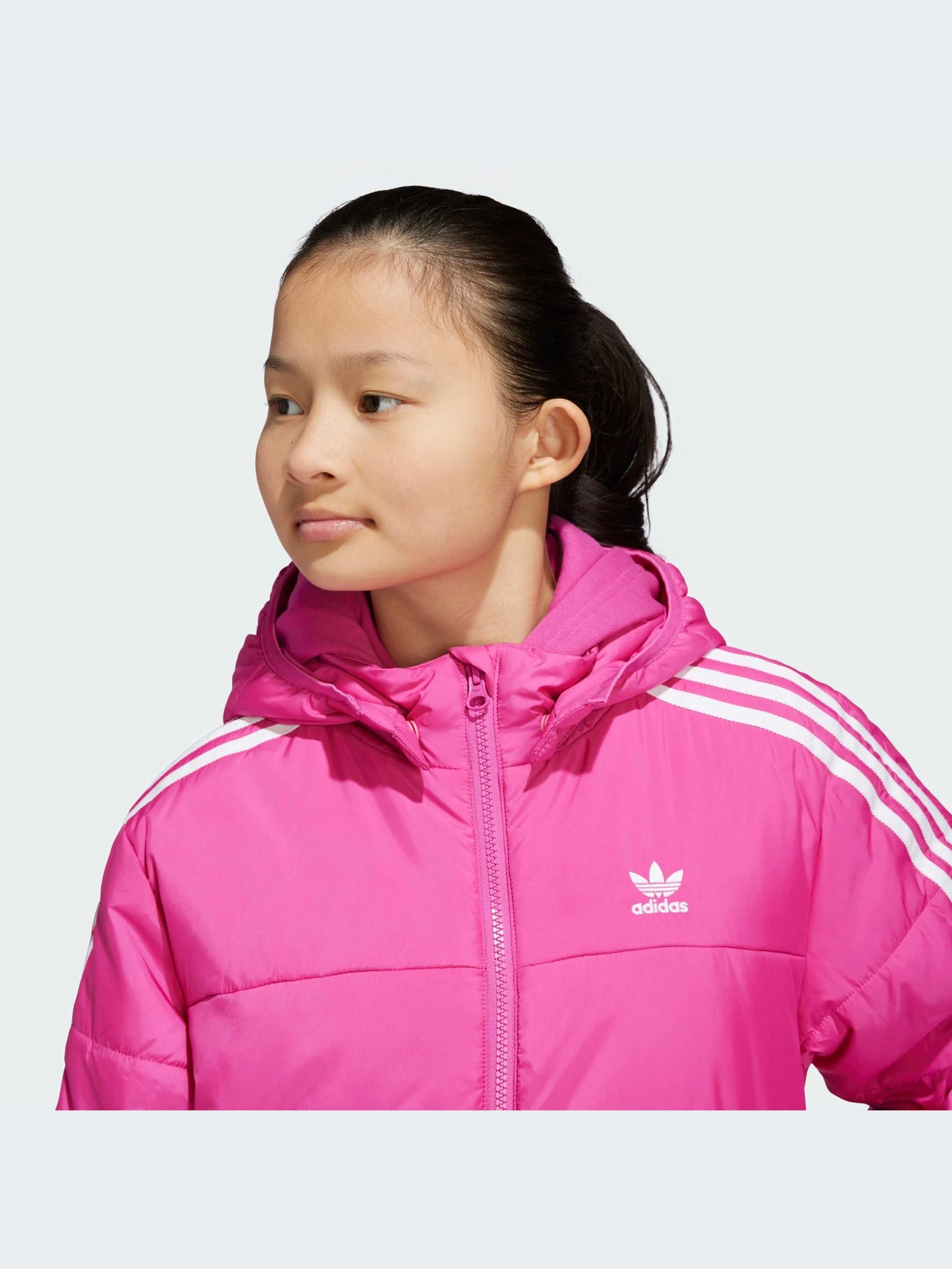 Куртки и дубленки Adidas Adicolor модель IY7496-KZ Куртки и дубленки Adidas Adicolor модель IY7496-KZ Фото