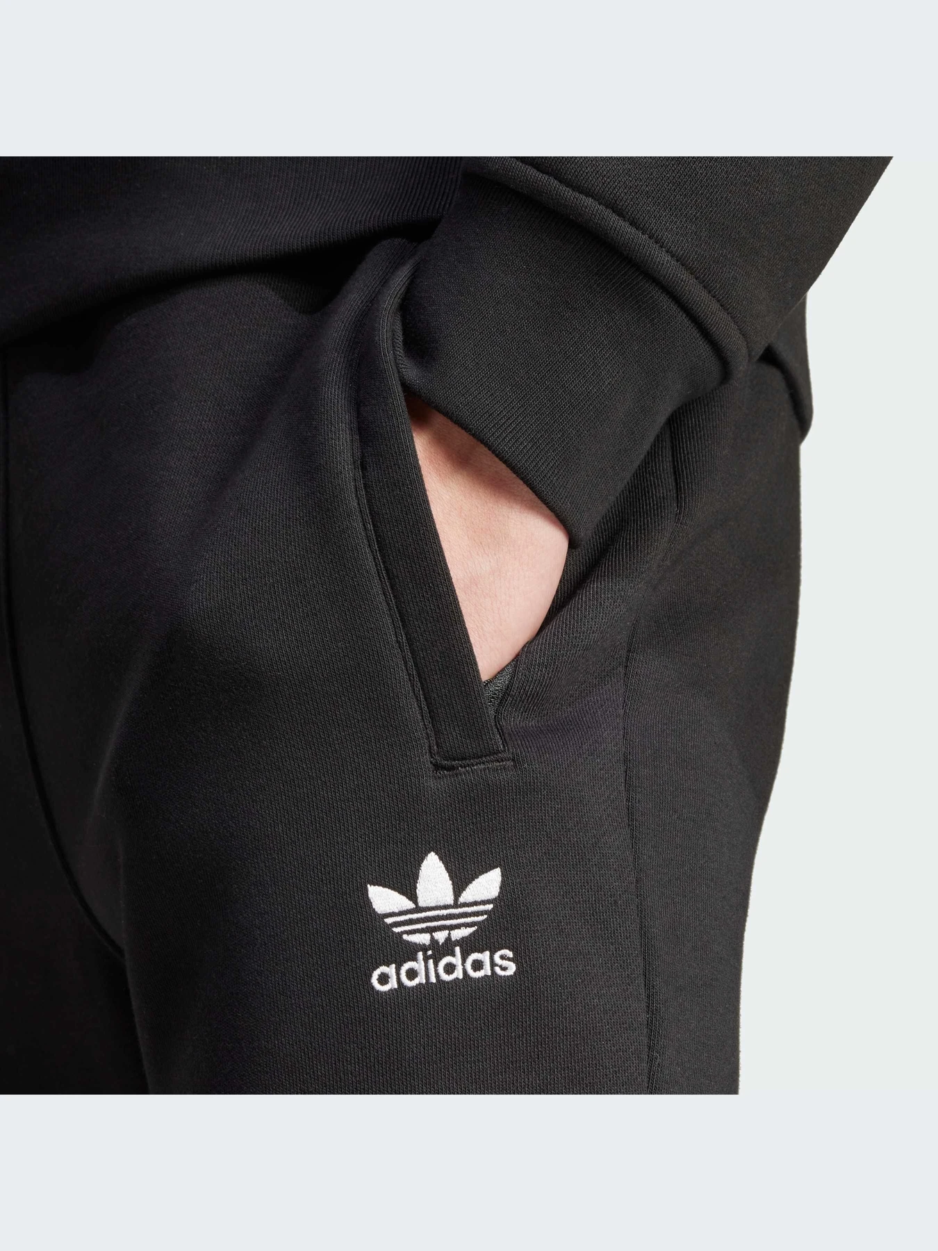 Брюки Adidas модель IY7361-KZ Брюки Adidas модель IY7361-KZ Фото