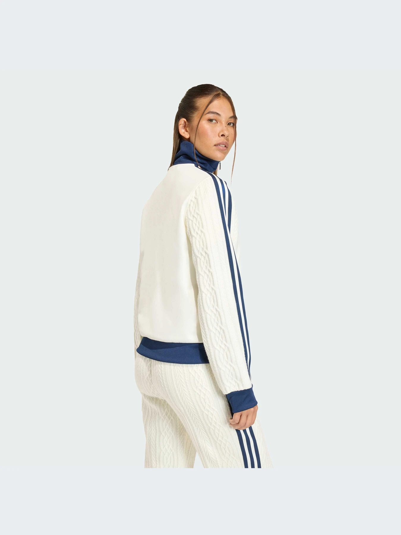 Худи и свитшоты Adidas модель KS7800-KZ Худи и свитшоты Adidas модель KS7800-KZ Фото