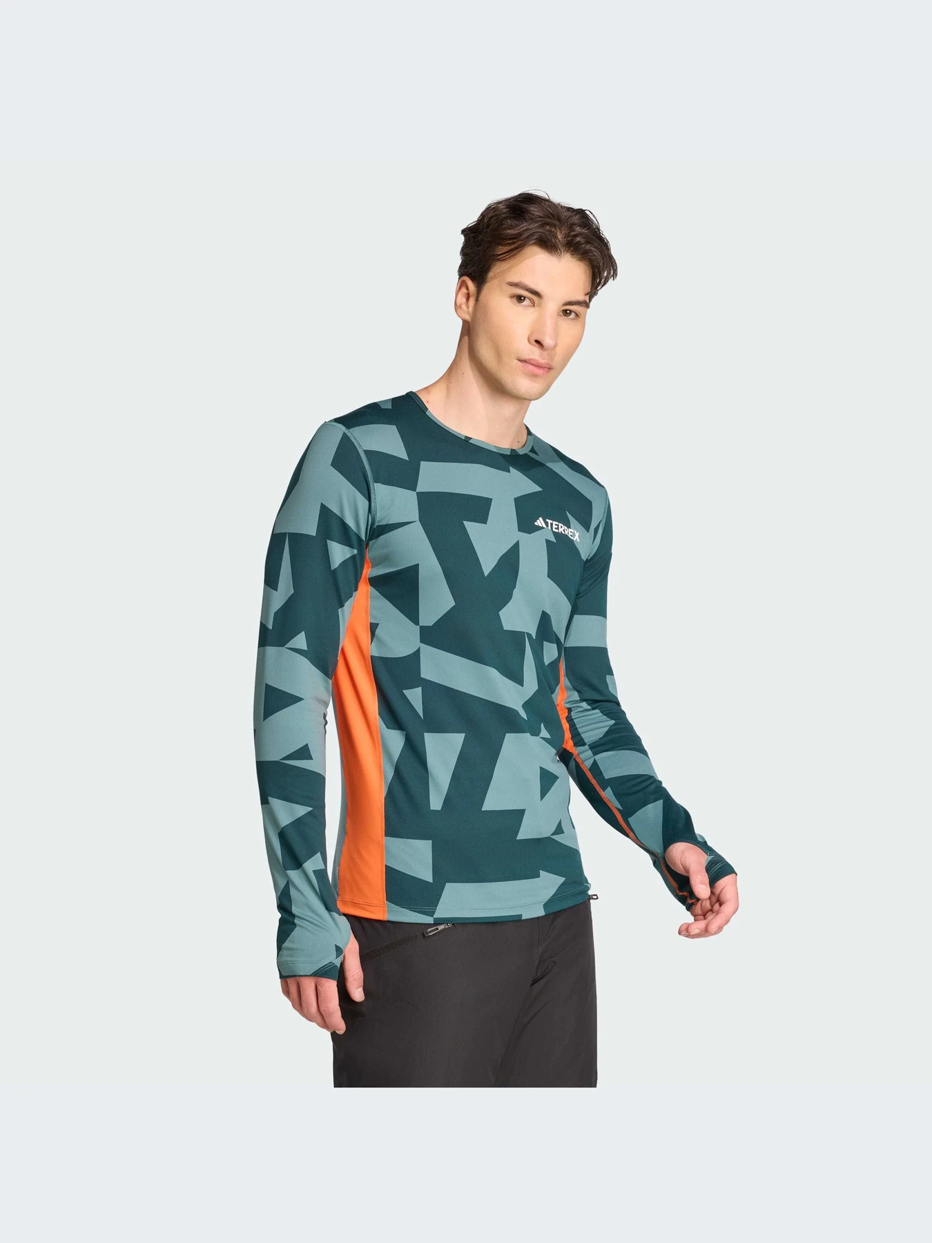 Худи и свитшоты Adidas модель JP2756-KZ Худи и свитшоты Adidas модель JP2756-KZ Фото