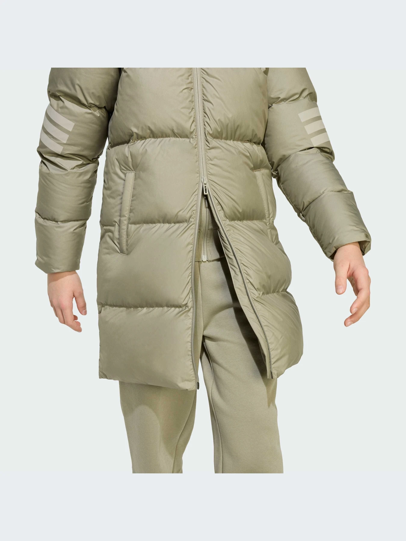 Куртки и дубленки Adidas модель JN2585-KZ Куртки и дубленки Adidas модель JN2585-KZ Фото