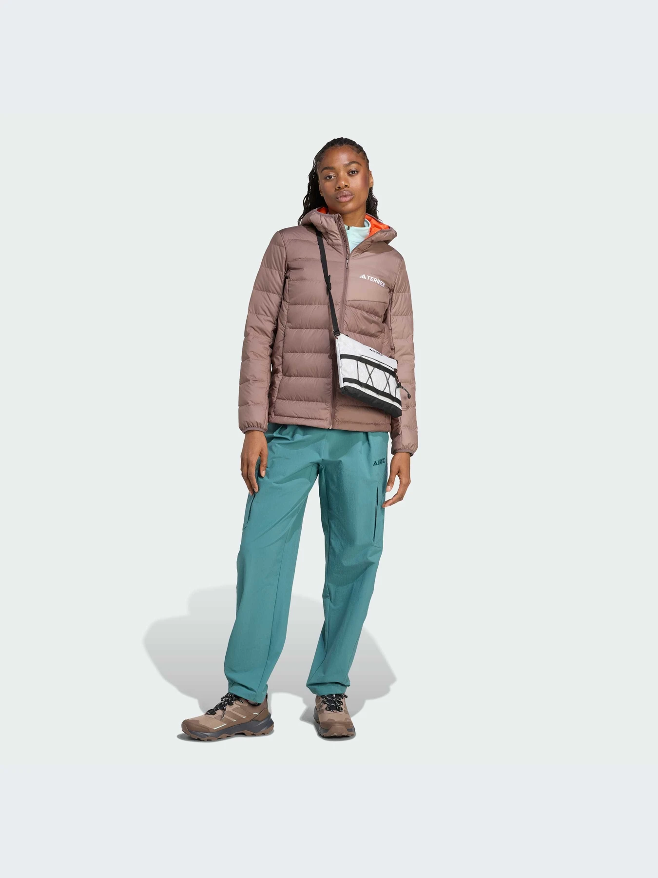 Куртки и дубленки Adidas модель JZ9992-KZ Куртки и дубленки Adidas модель JZ9992-KZ Фото