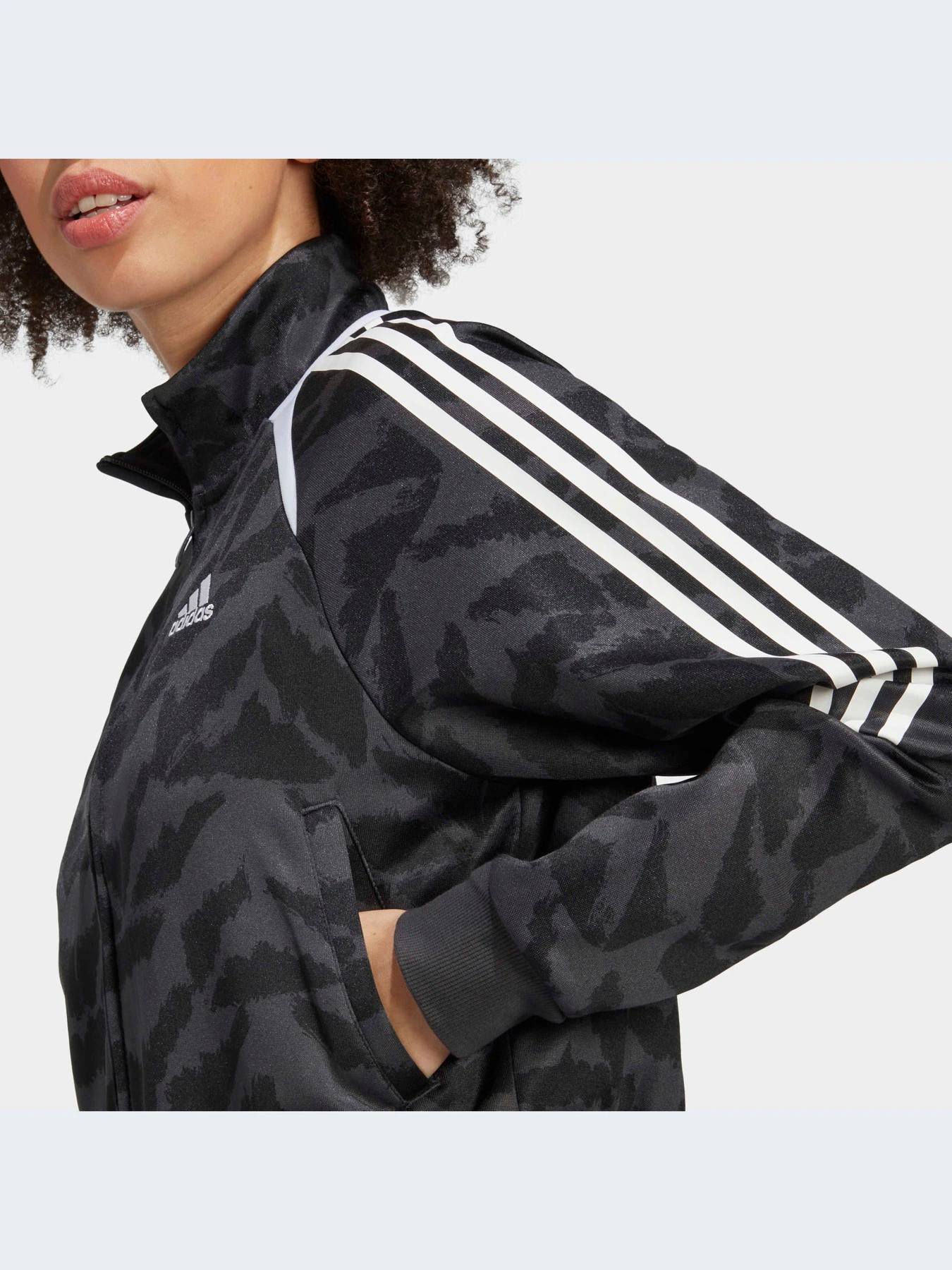 Худи и свитшоты Adidas модель IC6649-KZ Худи и свитшоты Adidas модель IC6649-KZ Фото