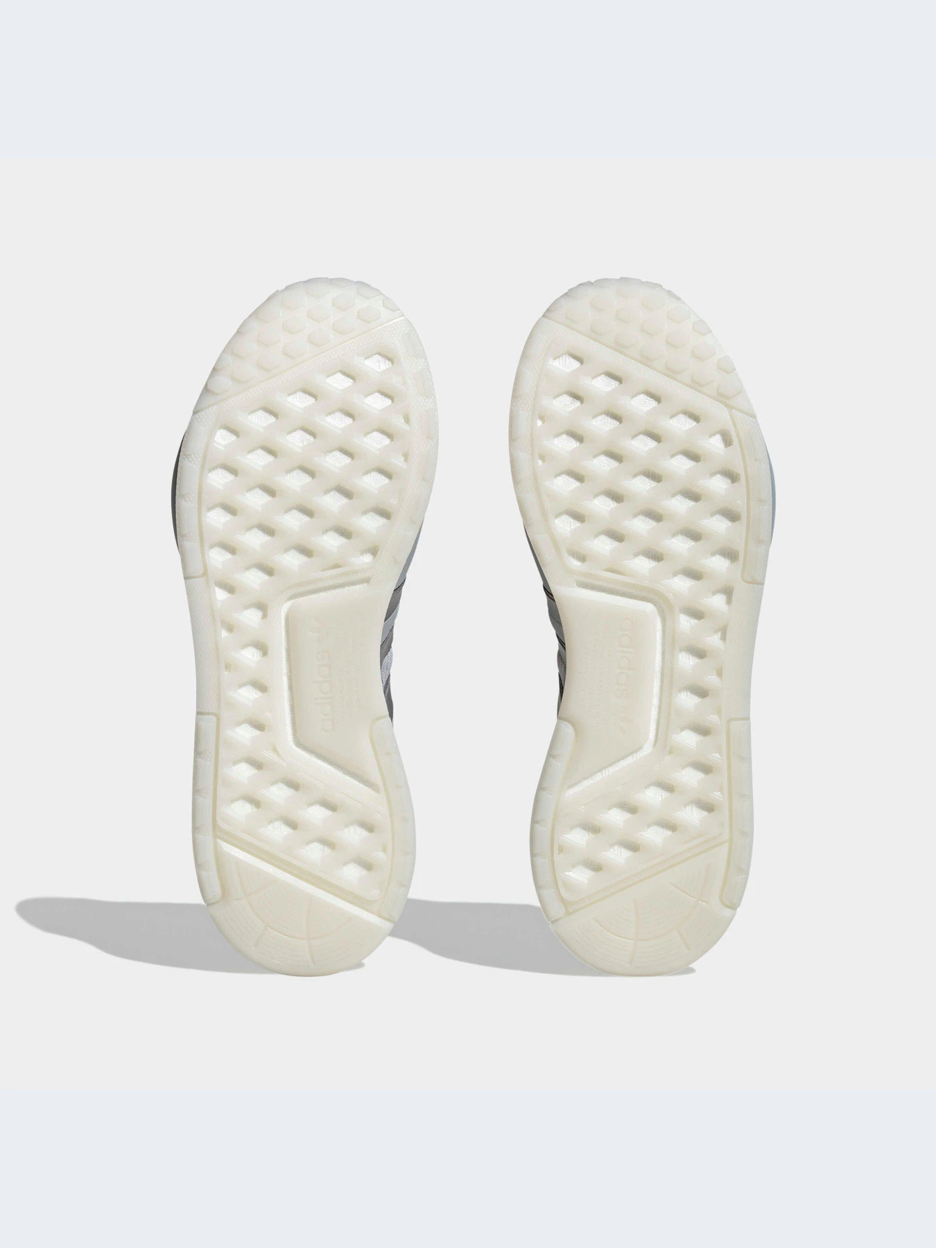 Кроссовки Adidas NMD модель HQ4446-KZ Кроссовки Adidas NMD модель HQ4446-KZ Фото
