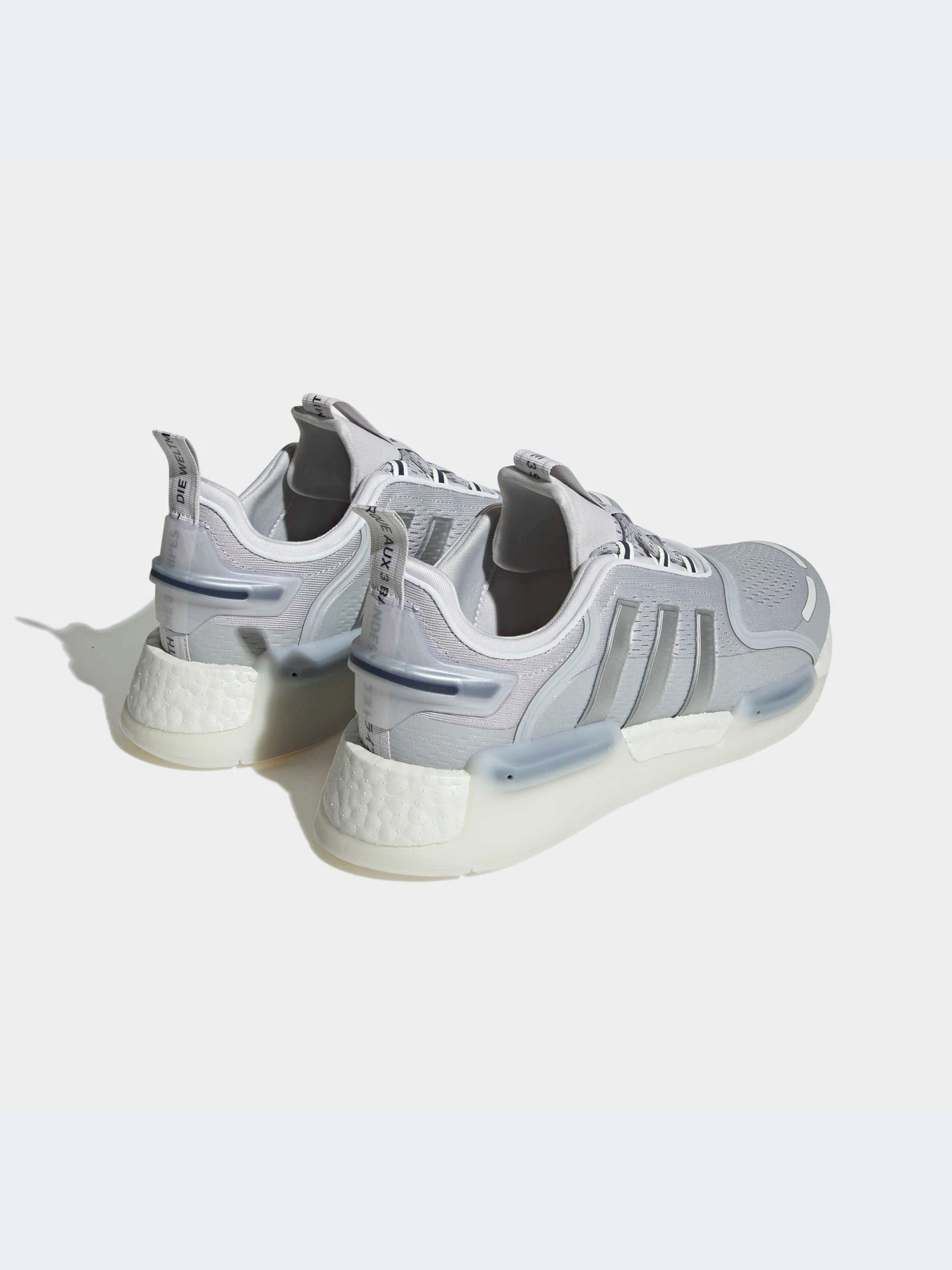 Кроссовки Adidas NMD модель HQ4446-KZ Кроссовки Adidas NMD модель HQ4446-KZ Фото