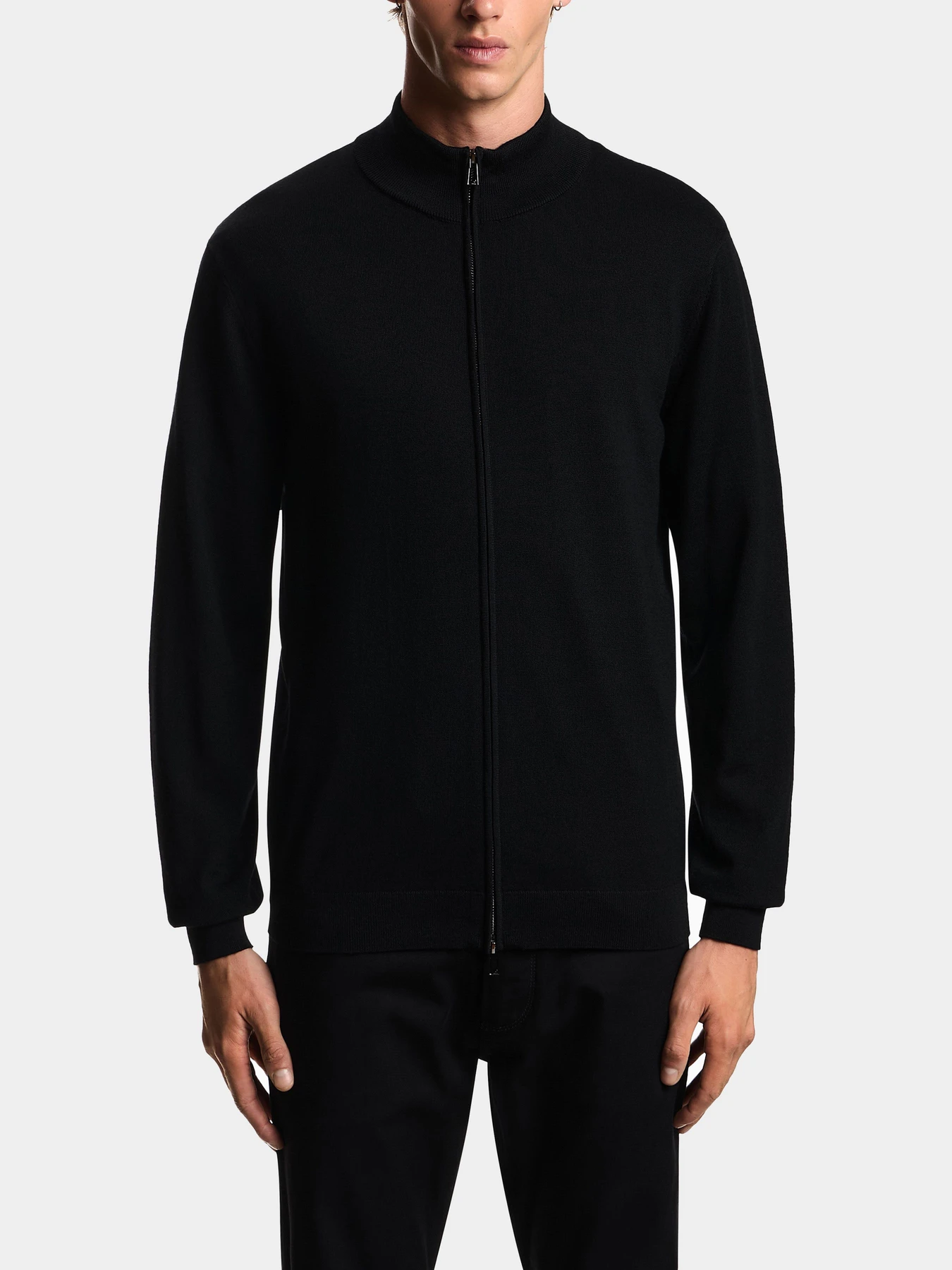 Худи и свитшоты Emporio Armani модель EM004379-AF23421-UC001 Худи и свитшоты Emporio Armani модель EM004379-AF23421-UC001 Фото