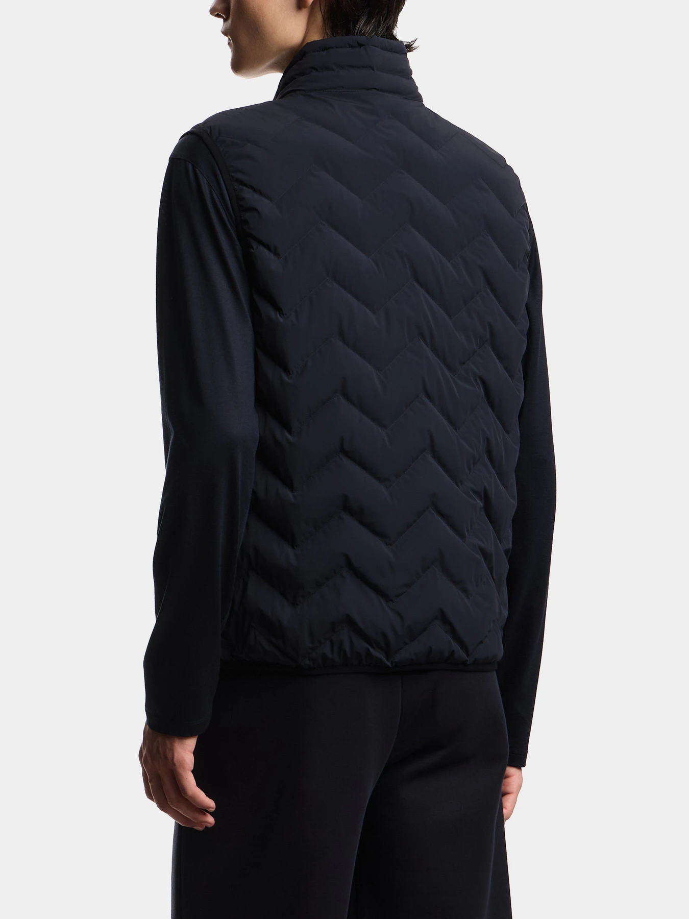 Куртки и дубленки Emporio Armani модель EM004946-AF18499-UB118 Куртки и дубленки Emporio Armani модель EM004946-AF18499-UB118 Фото