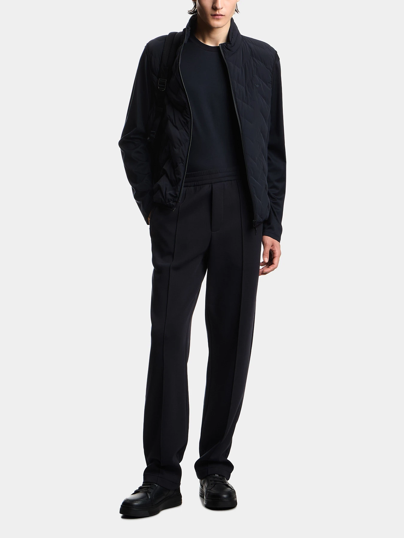 Куртки и дубленки Emporio Armani модель EM004946-AF18499-UB118 Куртки и дубленки Emporio Armani модель EM004946-AF18499-UB118 Фото
