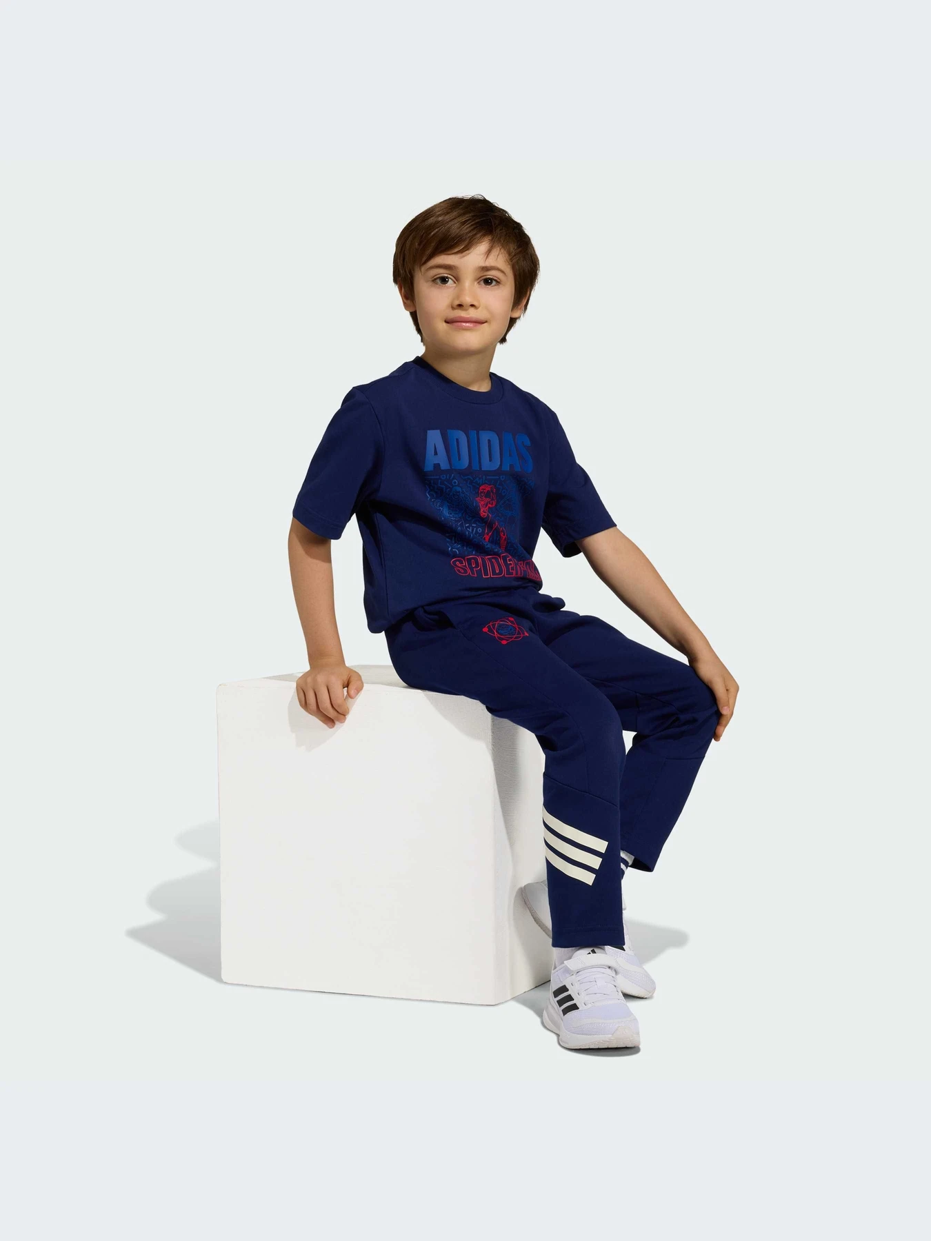 Брюки Adidas модель JZ3570-KZ Брюки Adidas модель JZ3570-KZ Фото