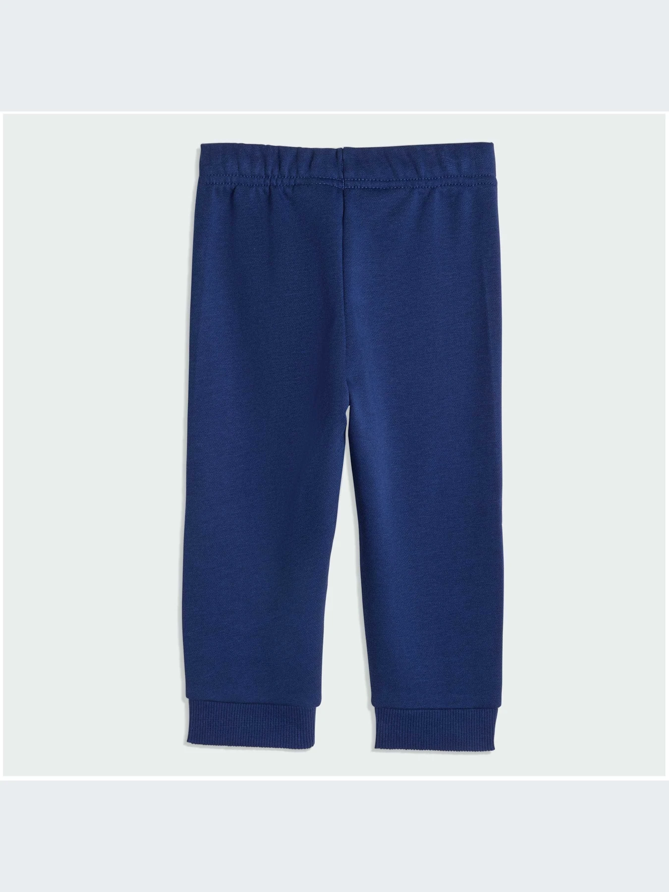 Костюмы Adidas модель JZ3546-KZ Костюмы Adidas модель JZ3546-KZ Фото
